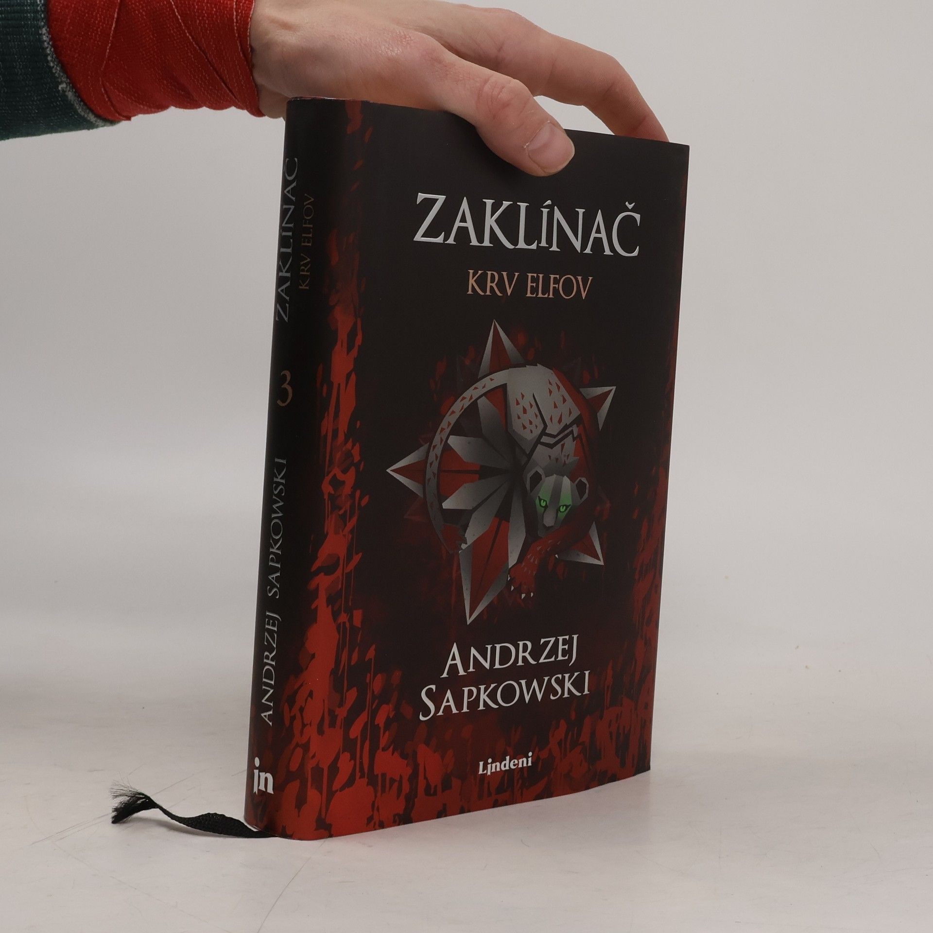 Andrzej Sapkowski Zaklínač: Krv elfov