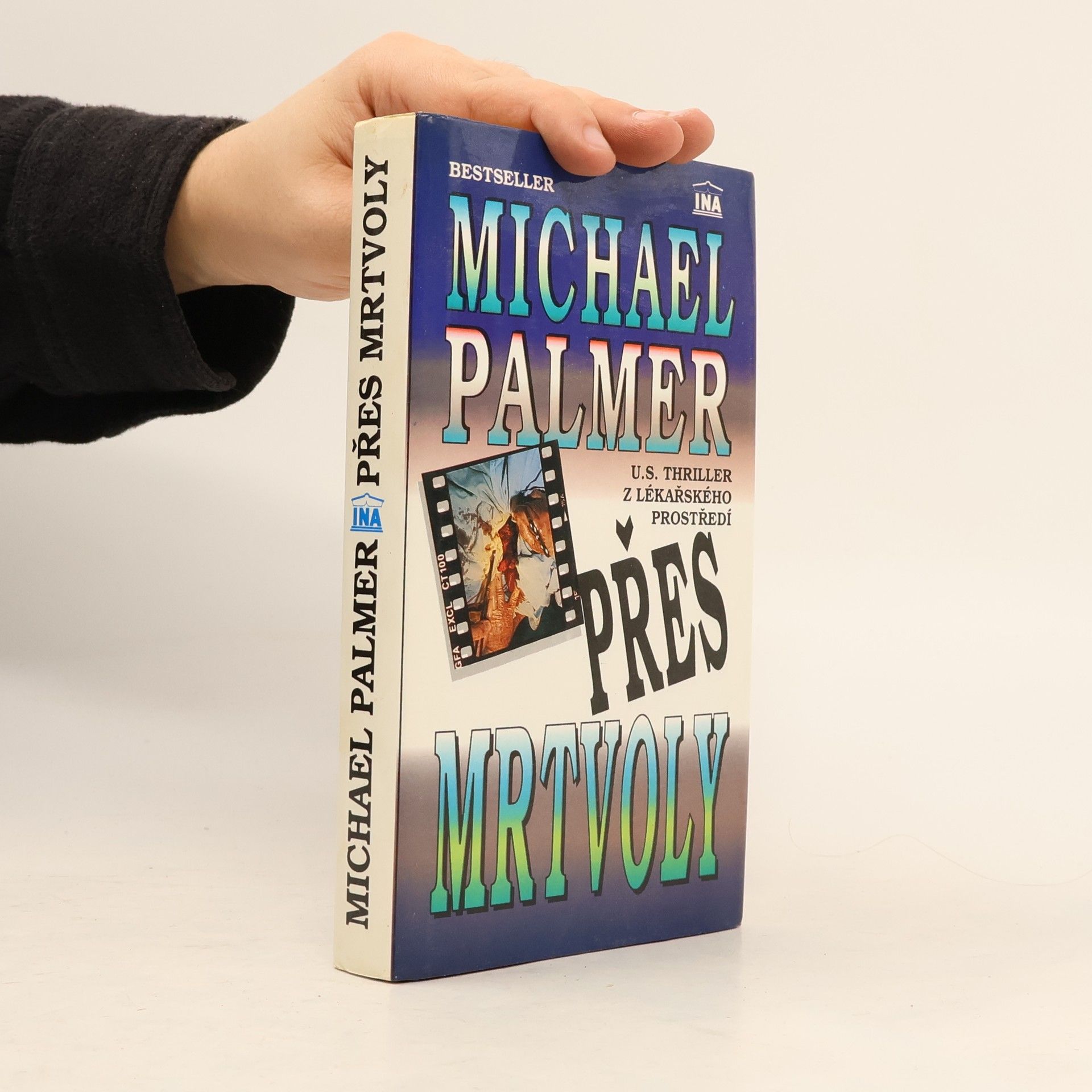 Michael Palmer Přes mrtvoly