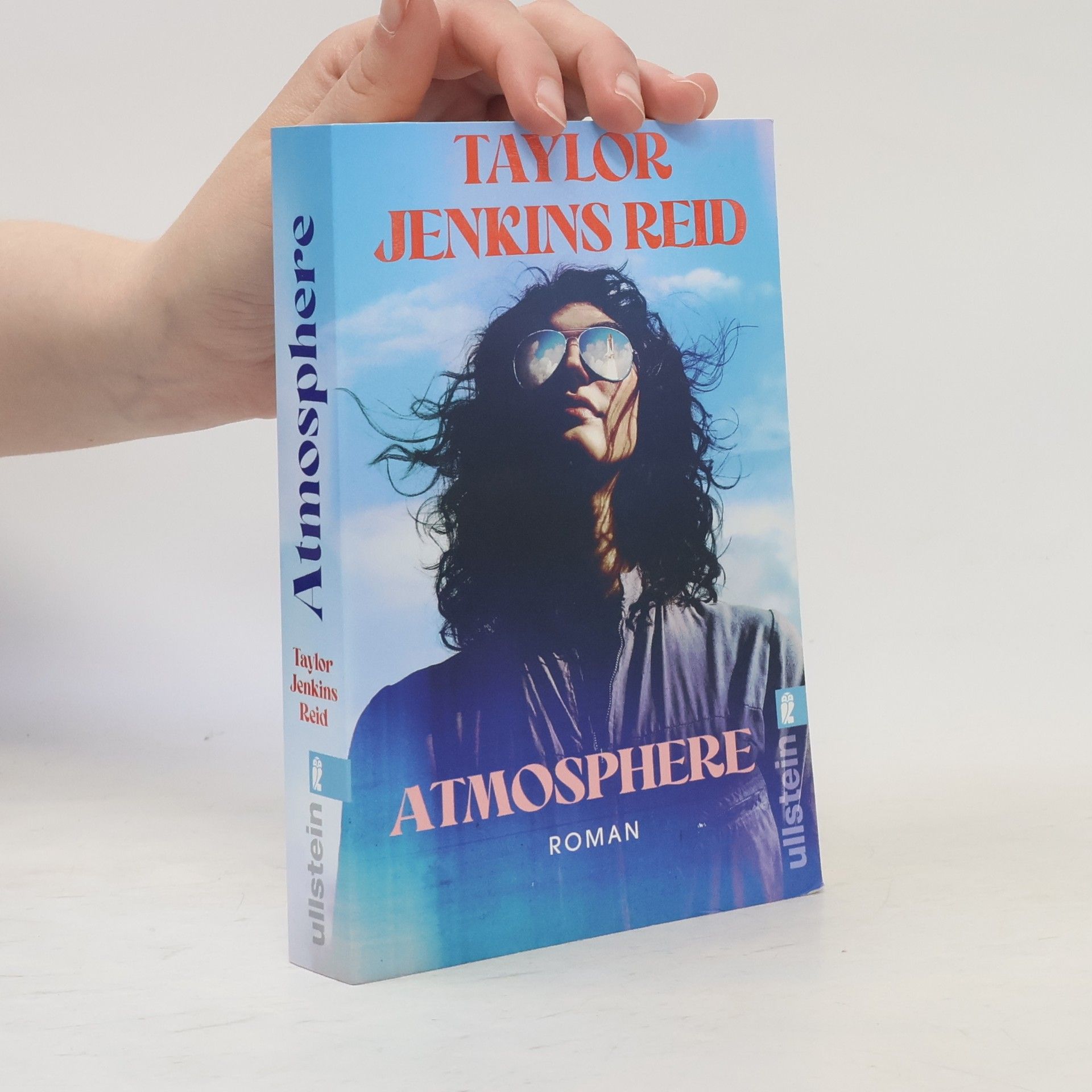 Taylor Jenkins Reid Atmosphere