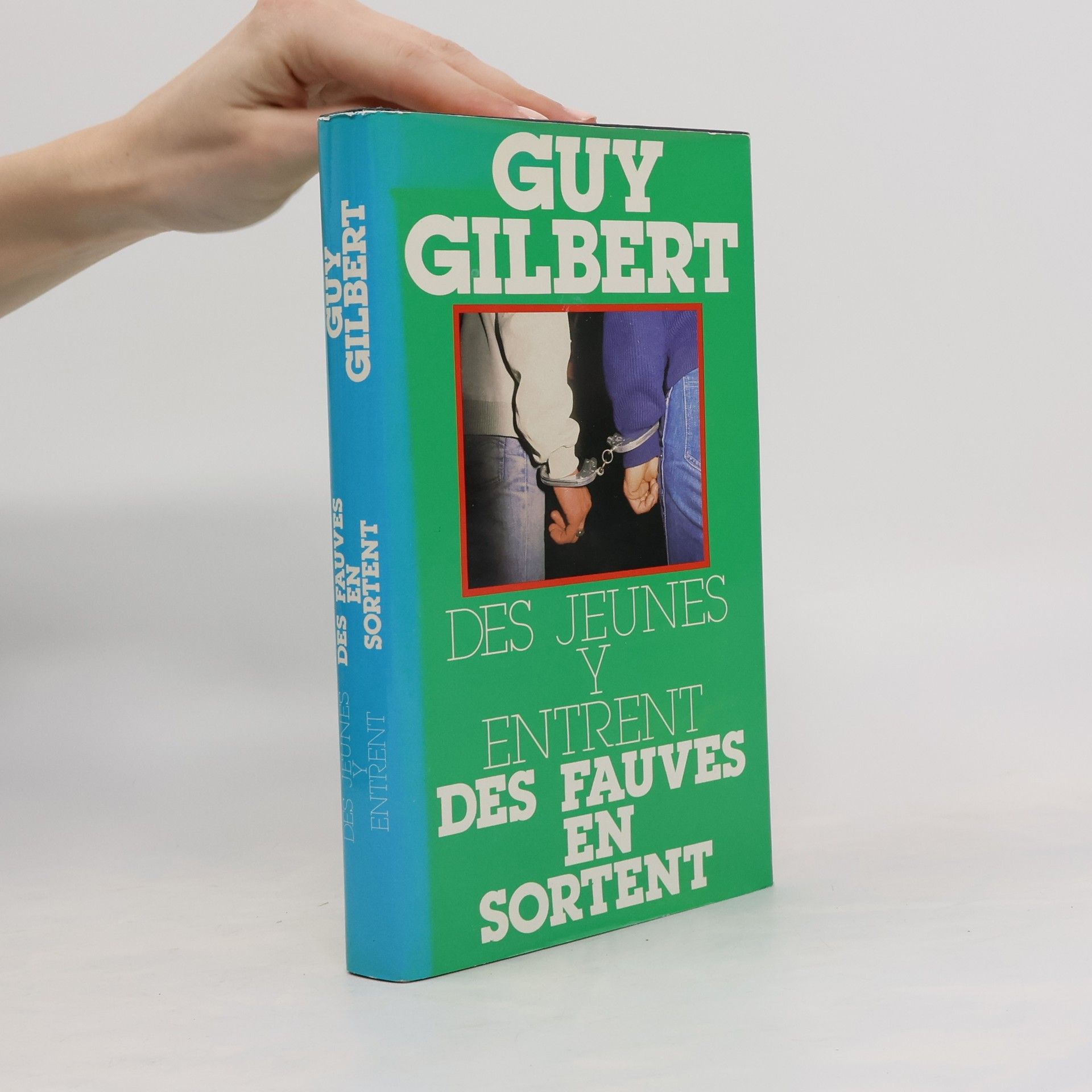 Des jeunes y entrent des fauves en sortent