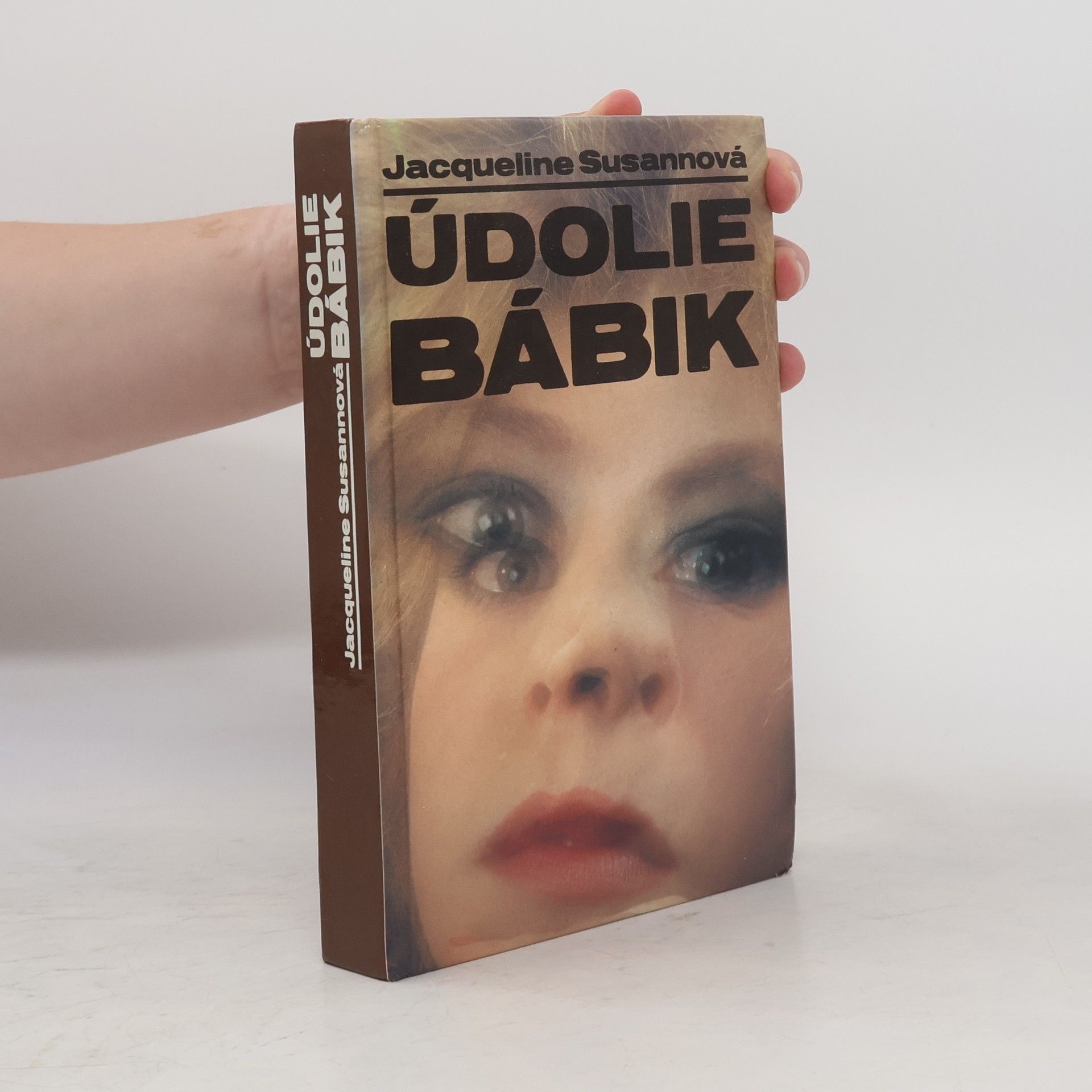 Jacqueline Susann Údolie bábik