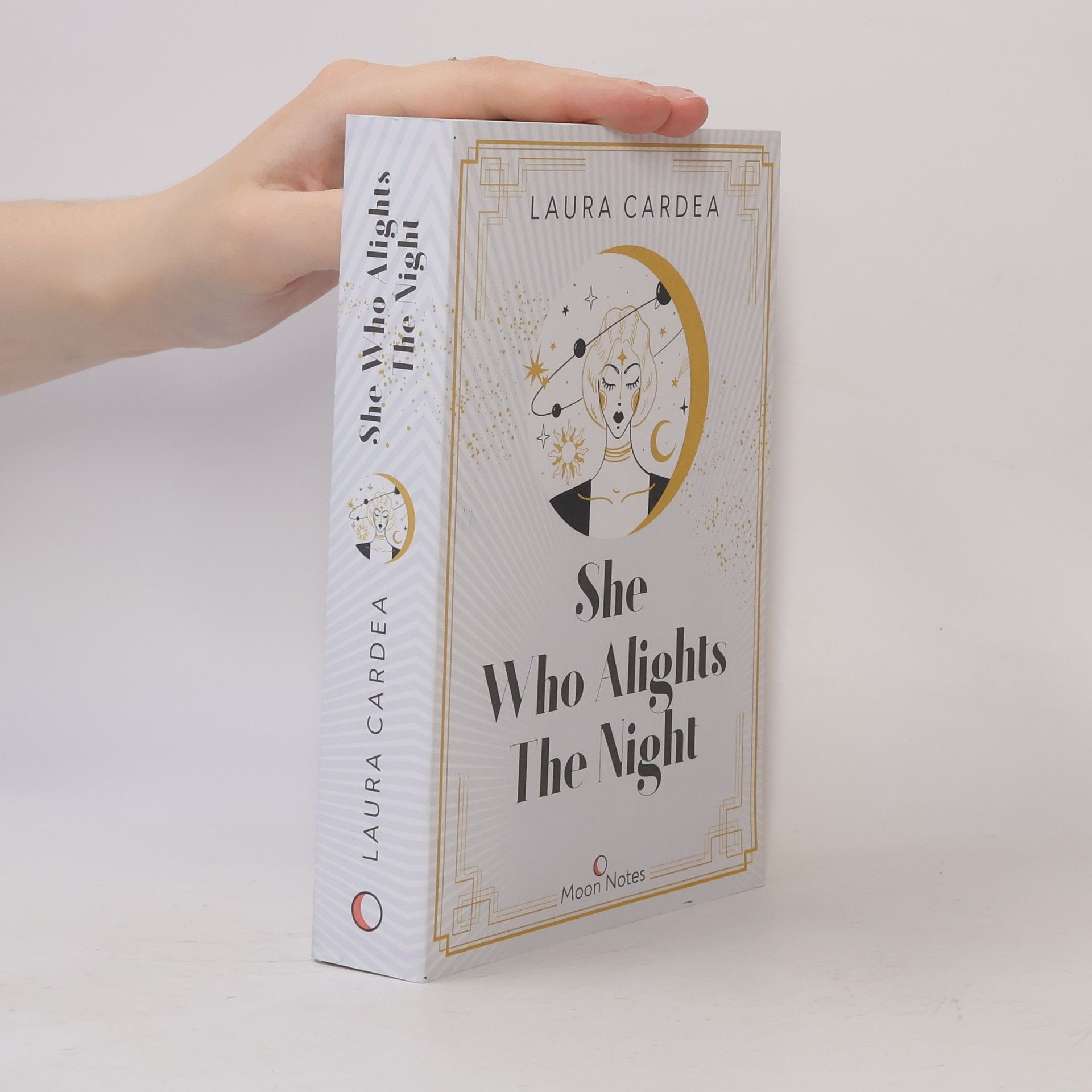 She who alights the night