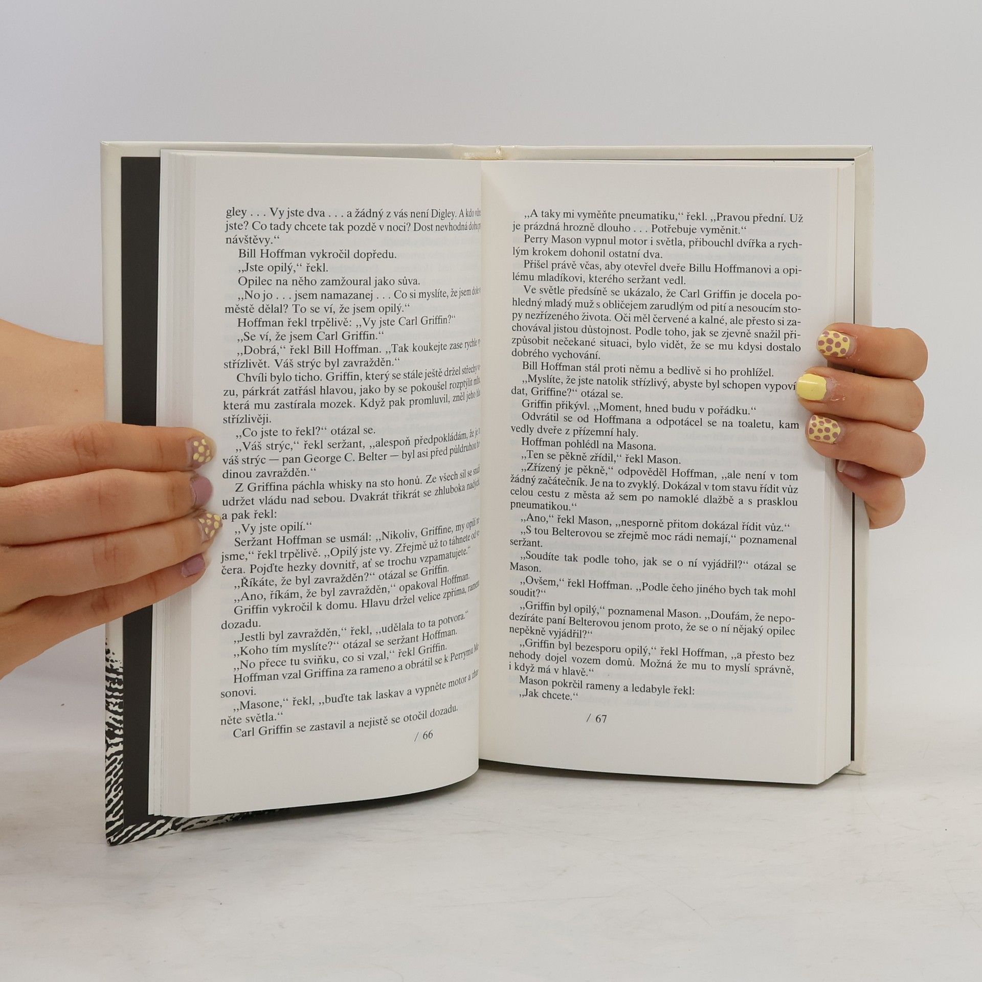 Erle Stanley Gardner Případ sametových drápků a Zamilované tety