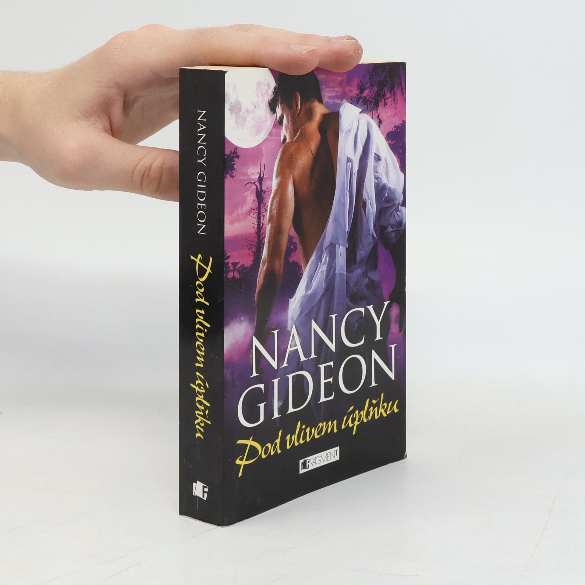 Nancy Gideon Pod vlivem úplňku