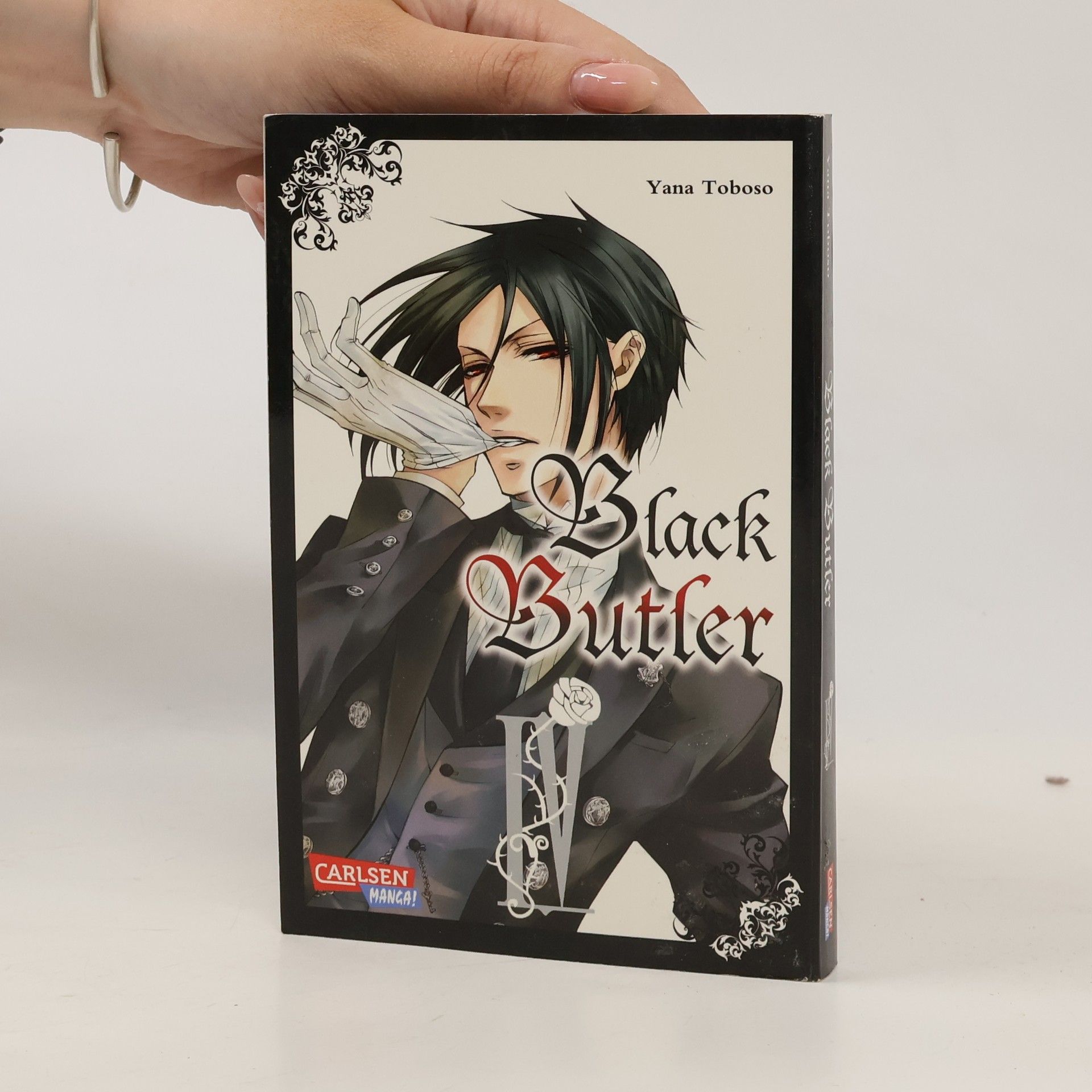 Yana Toboso Black butler 4
