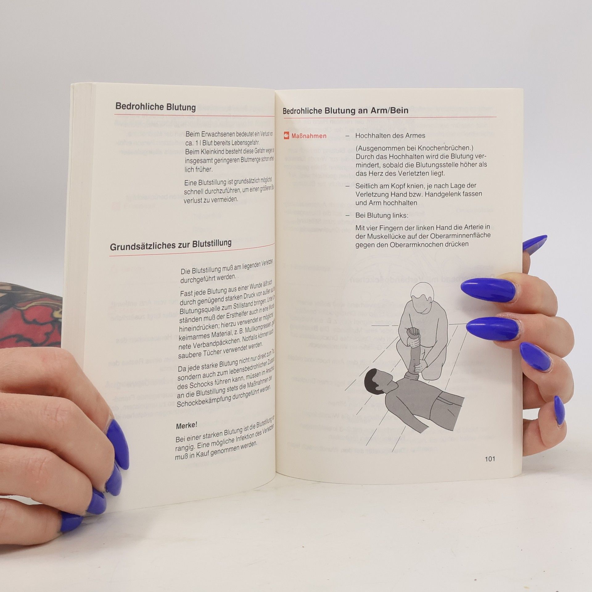 Collectif d'auteurs Erste-Hilfe-Handbuch