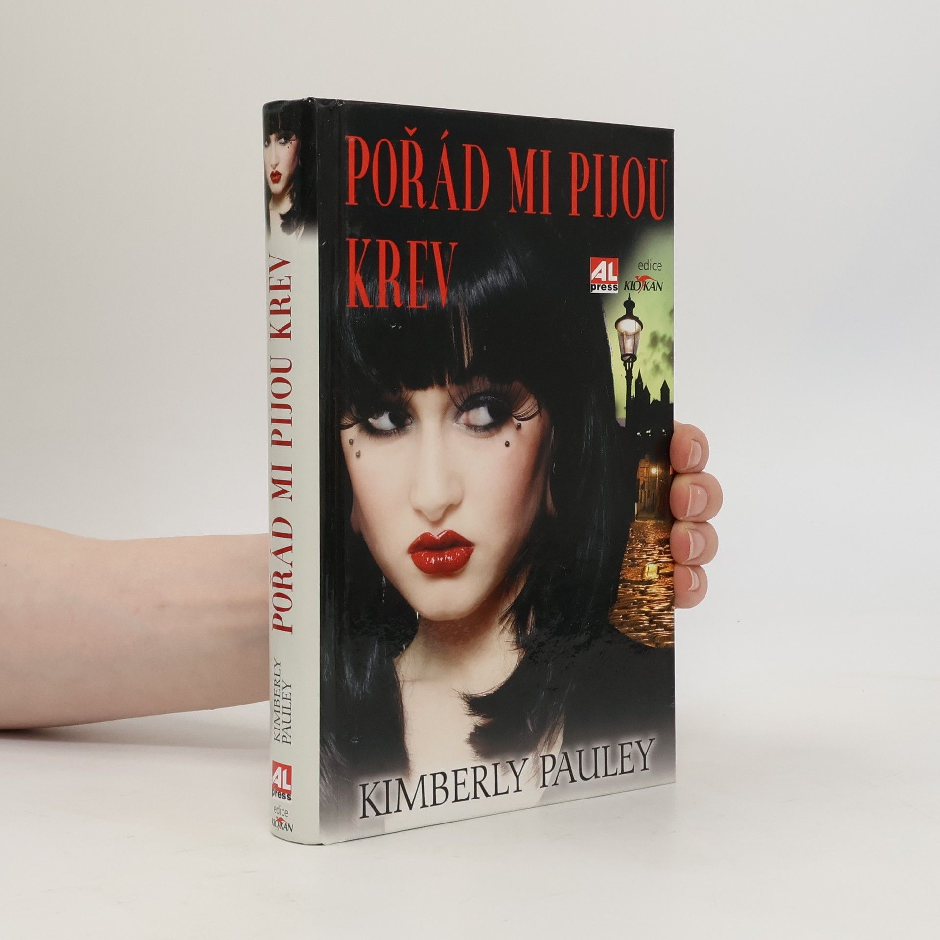 Kimberly Pauley Pořád mi pijou krev