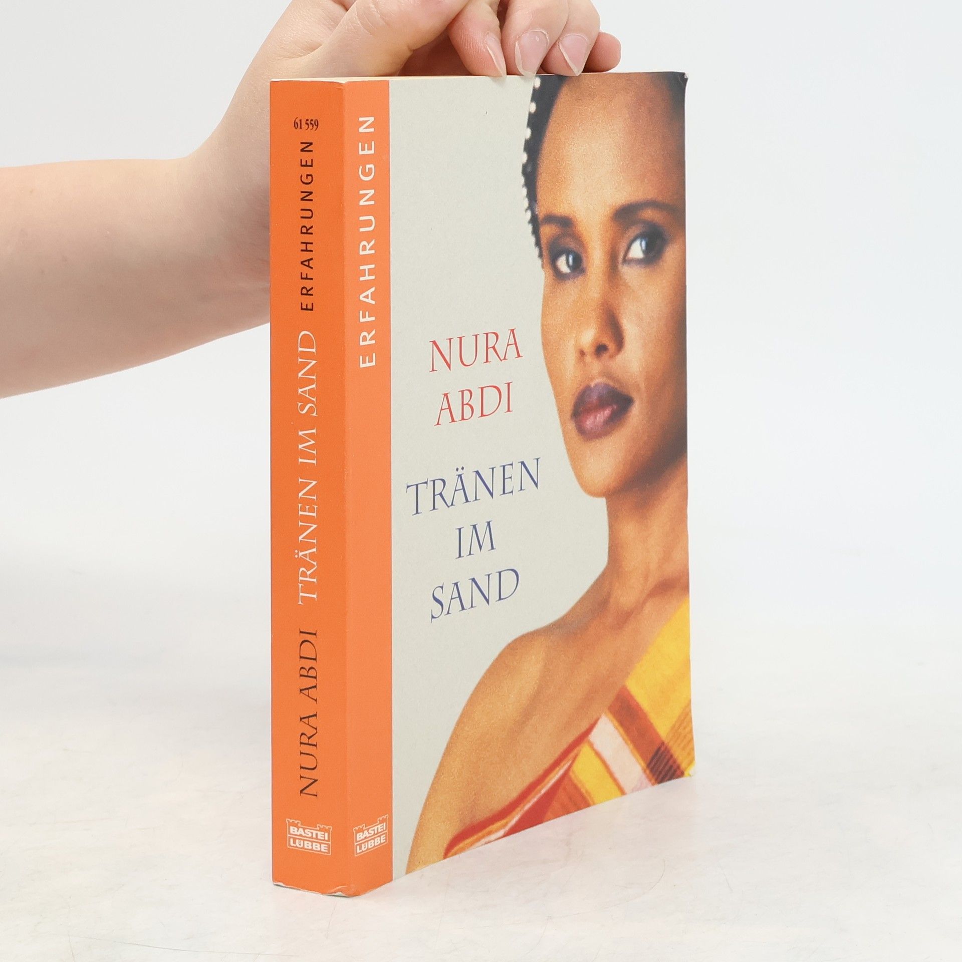Nura Abdi Tränen im Sand