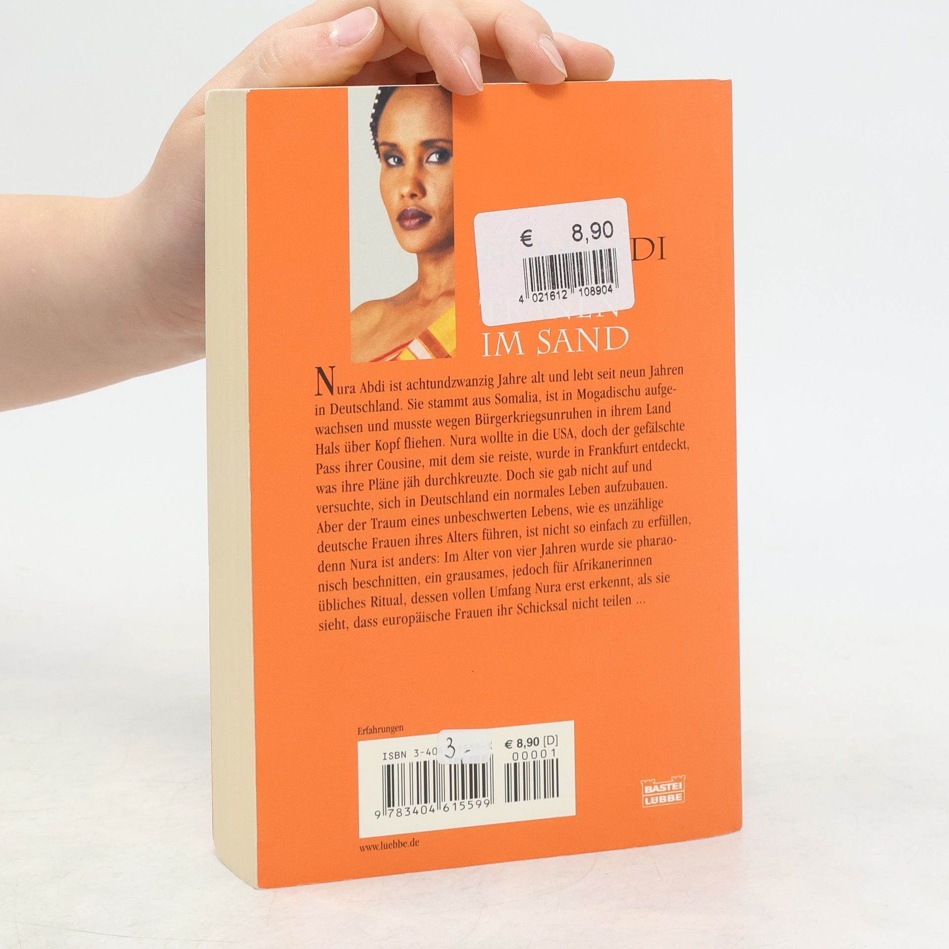 Nura Abdi Tränen im Sand