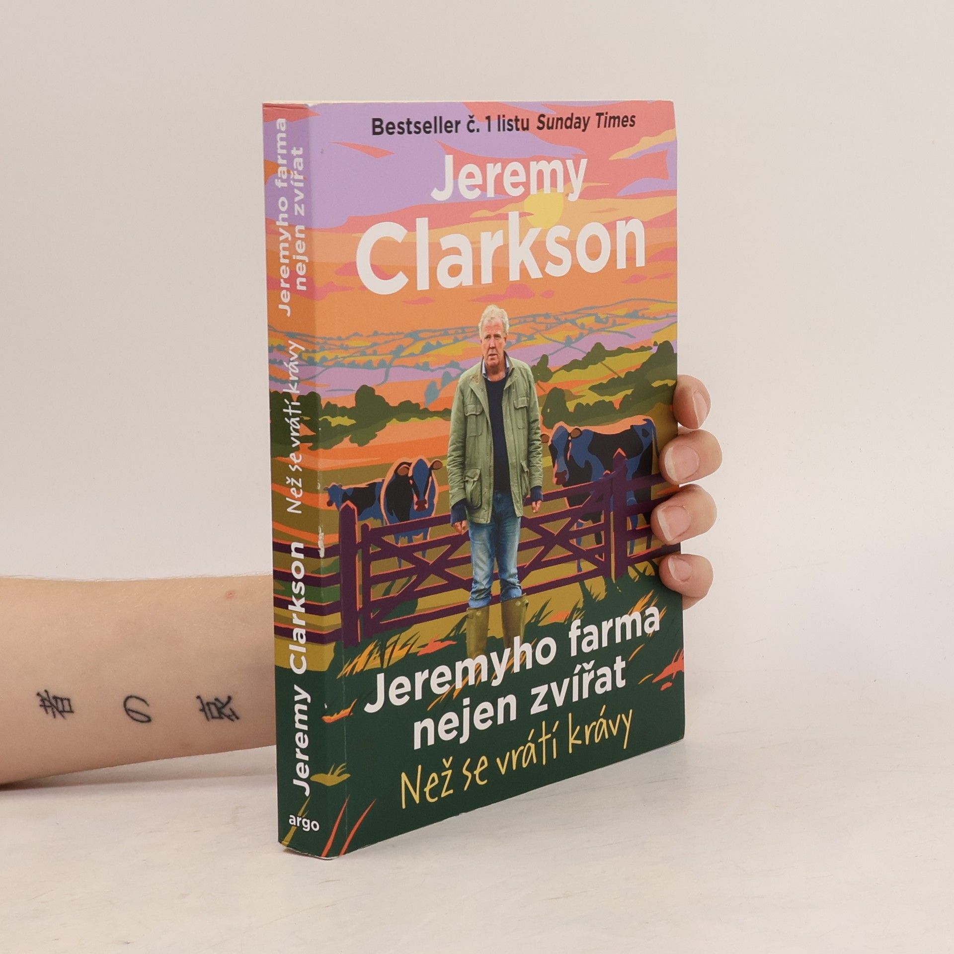 Jeremy Clarkson Jeremyho farma nejen zvířat. Než se vrátí krávy