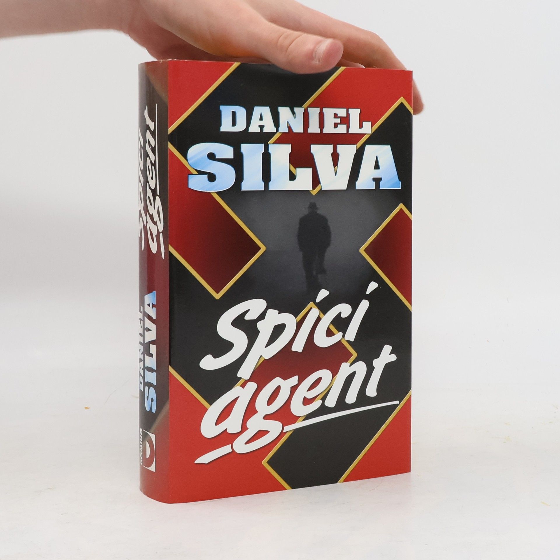 Daniel Silva Spící agent