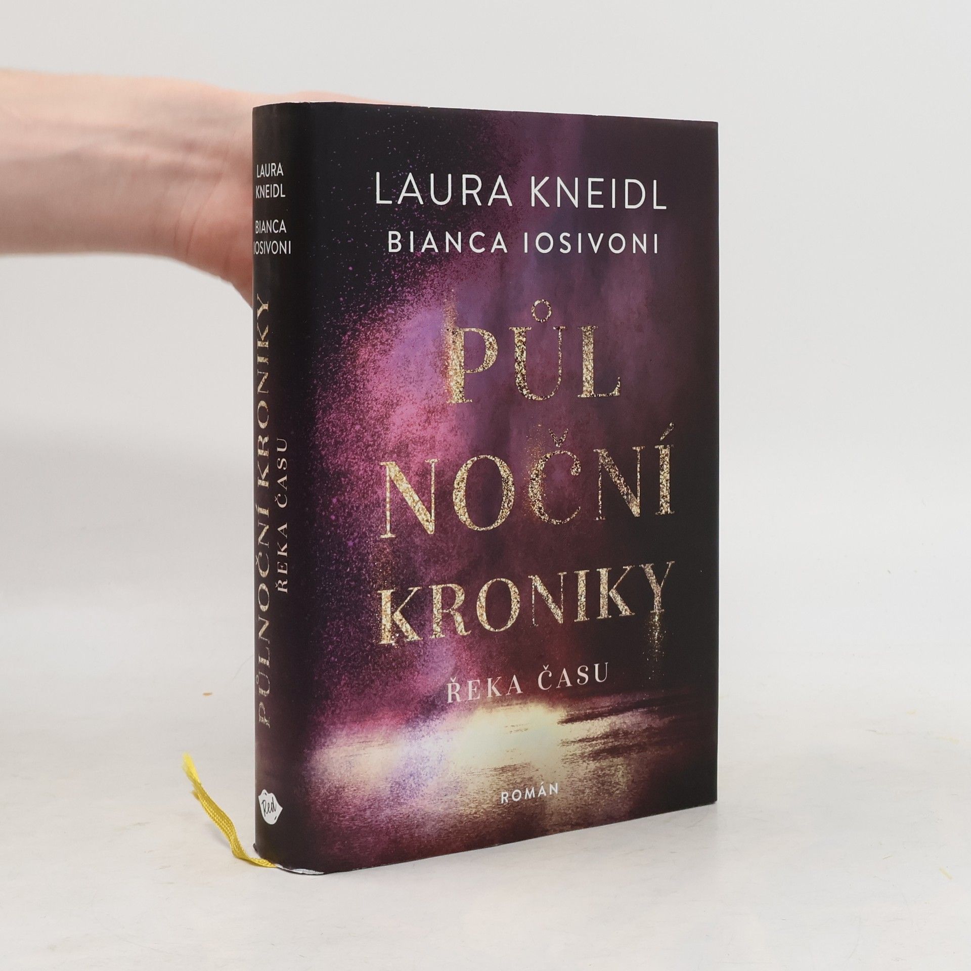 Laura Kneidl Půlnoční kroniky. Řeka času