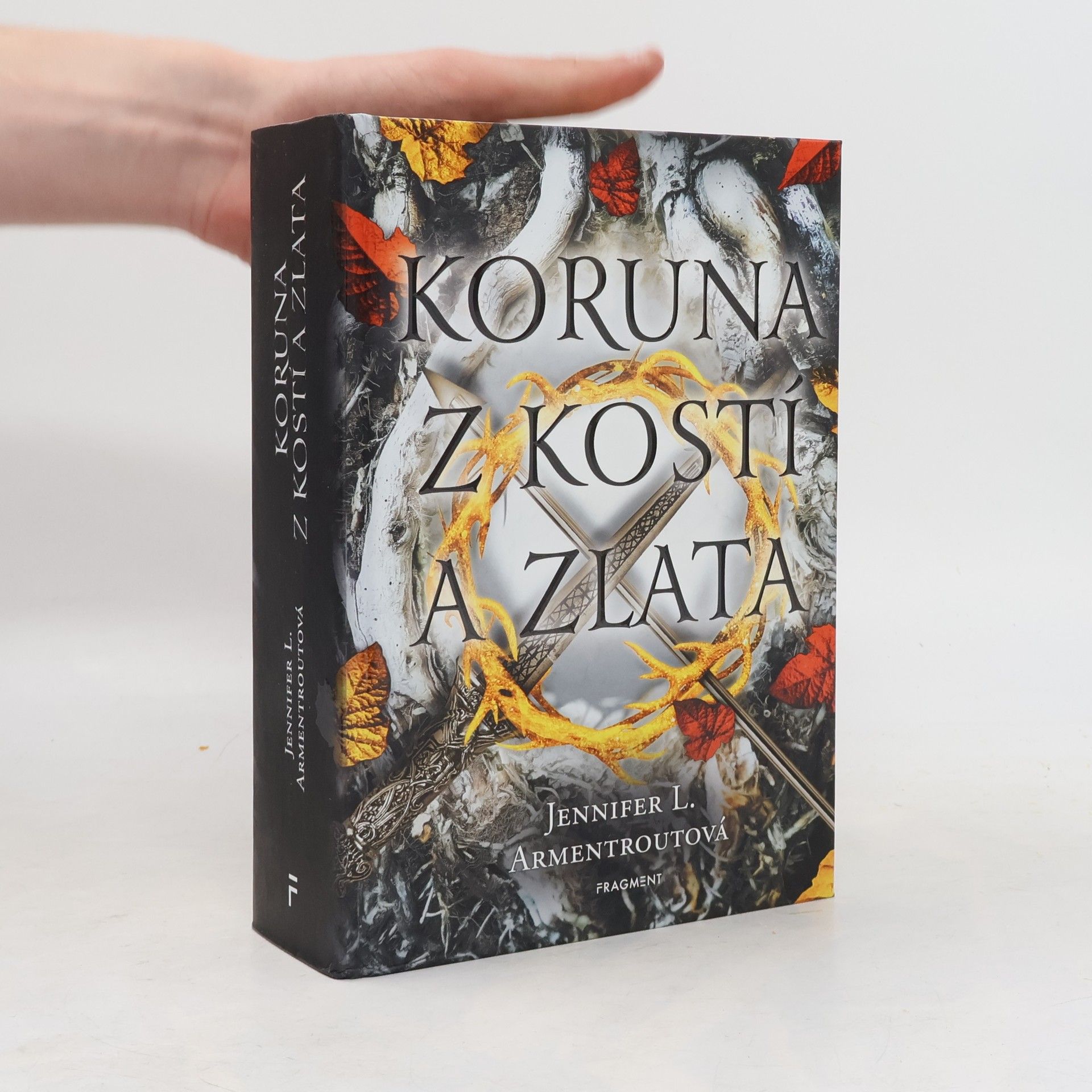 Jennifer Armentrout Koruna z kostí a zlata