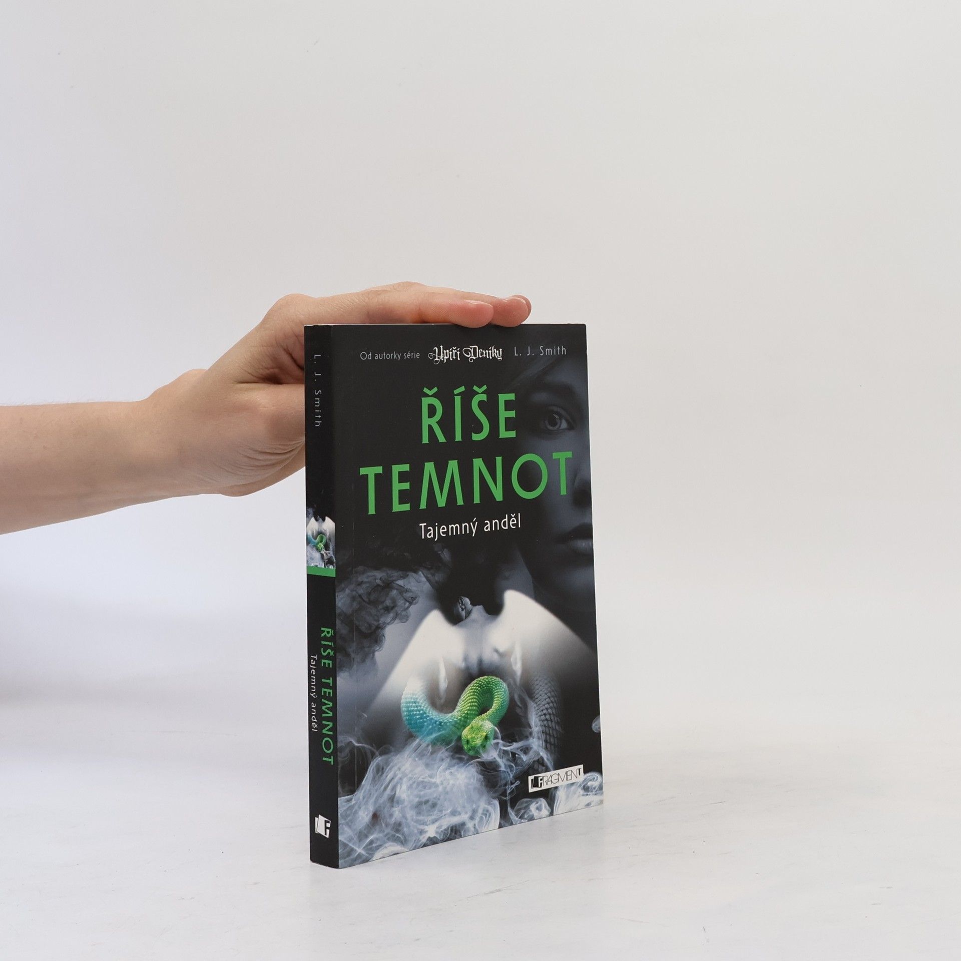 L. J. Smith Říše temnot – Tajemný anděl