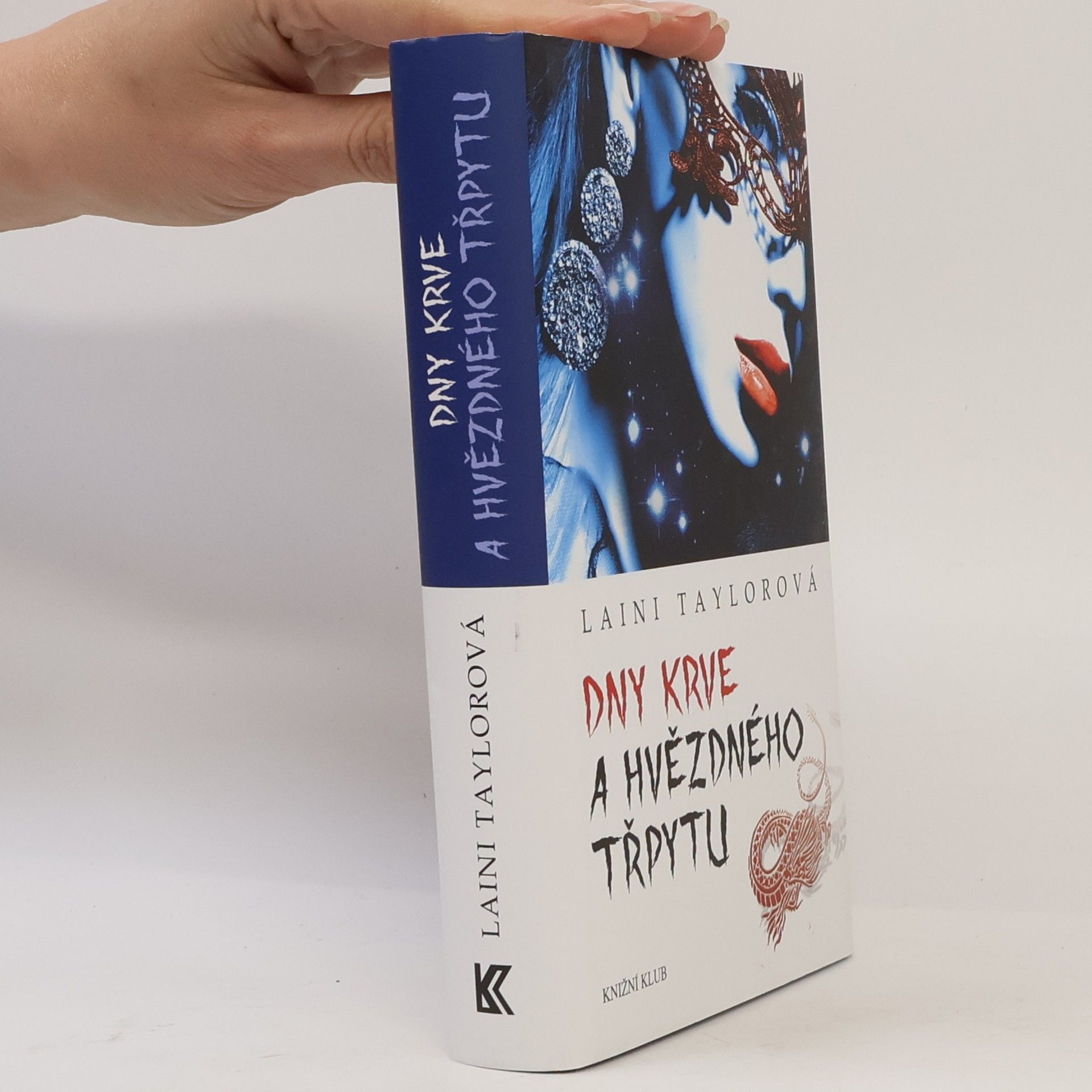 Laini Taylor Dny krve a hvězdného třpytu