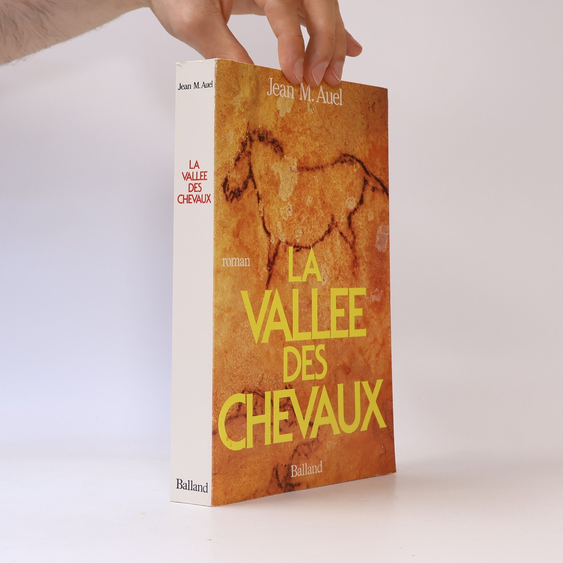 Jean M. Auelová La vallée des chevaux