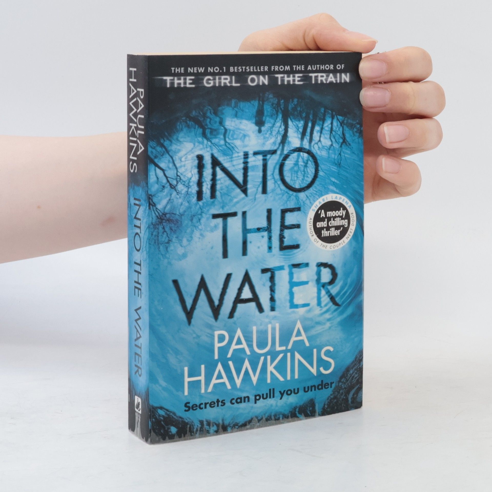 Paula Hawkins Into the Water