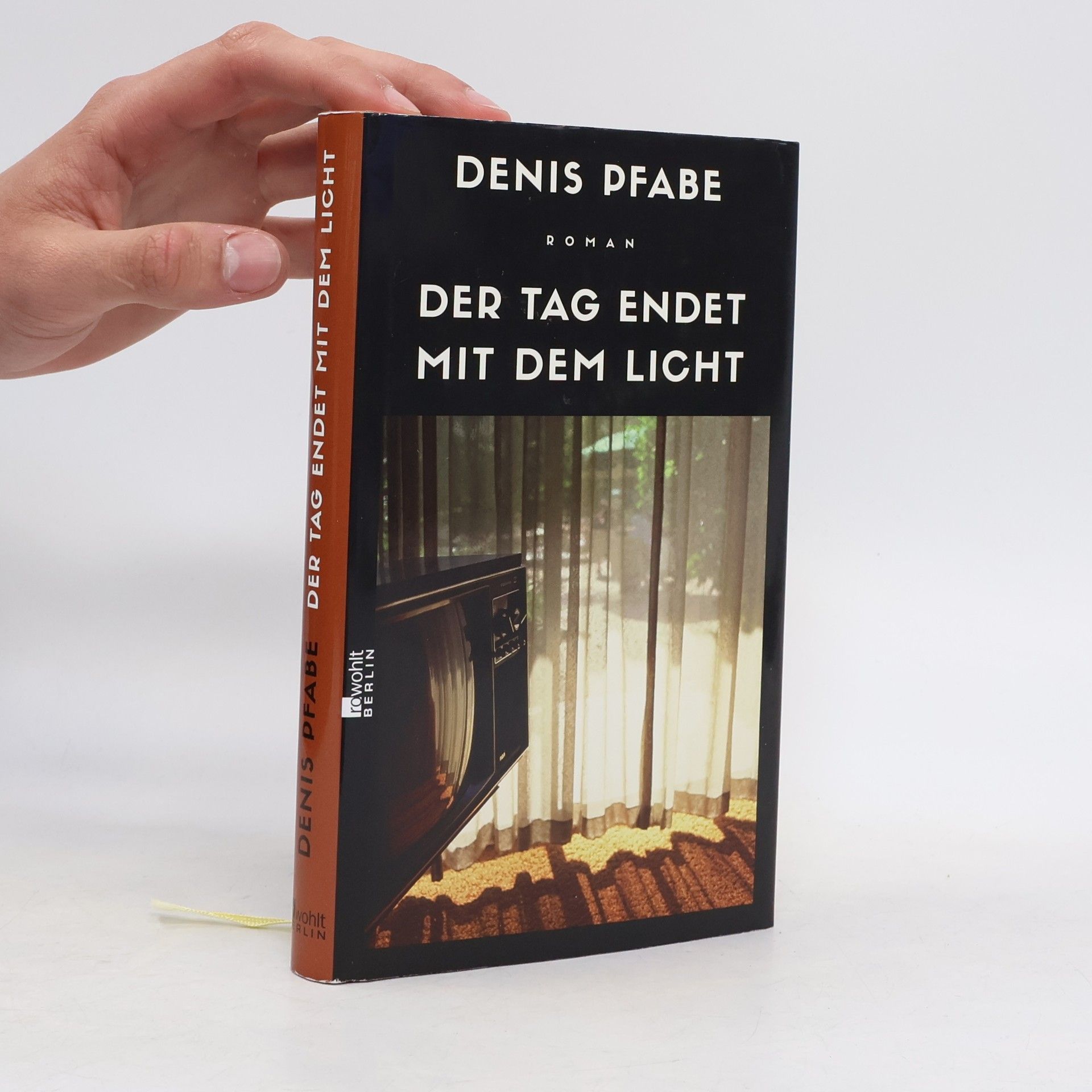 Denis Pfabe Der Tag endet mit dem Licht