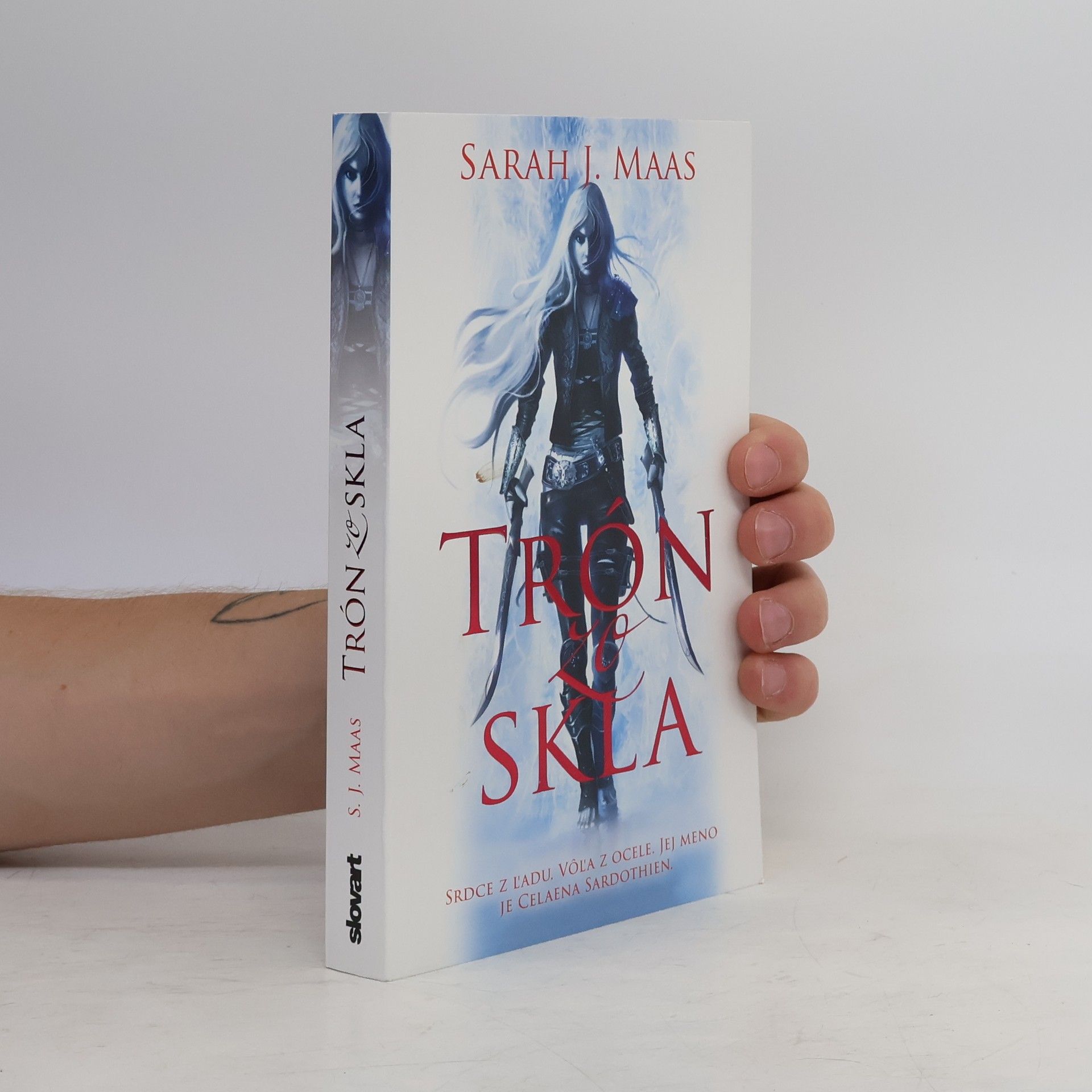 Sarah J. Maas Trón zo skla