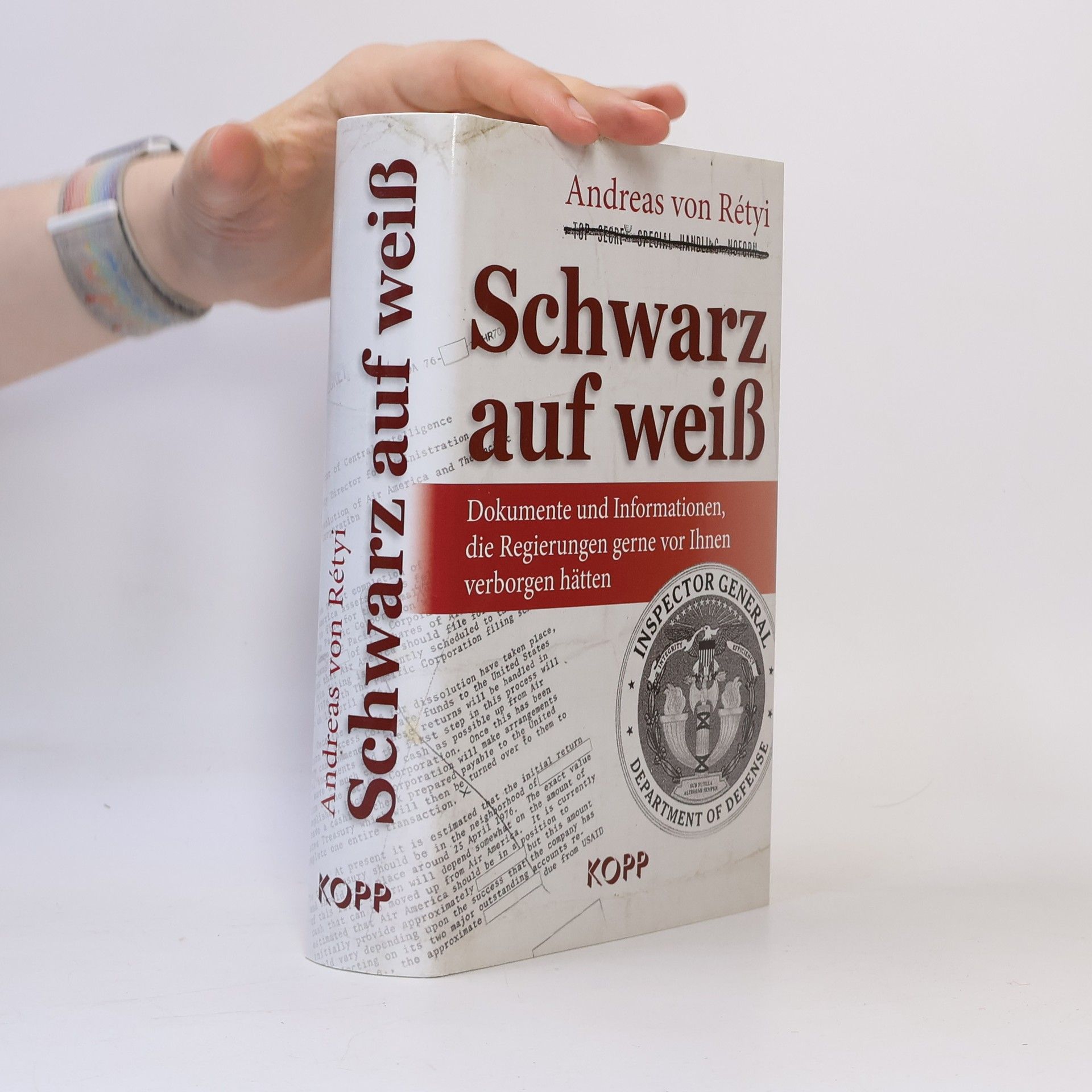 Andreas von Rétyi Schwarz auf weiß