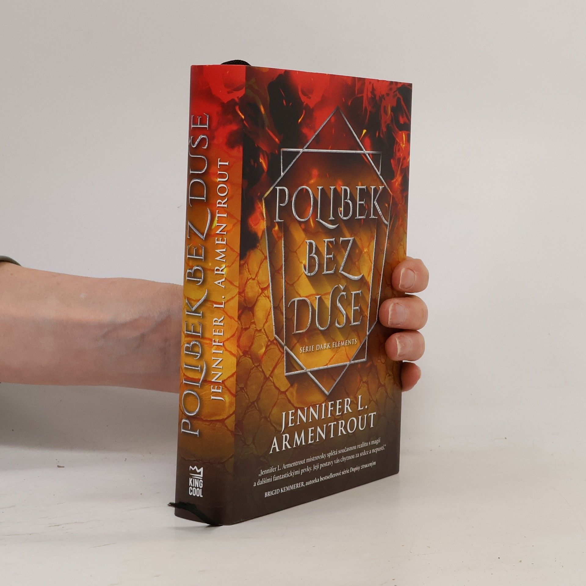 Jennifer L. Armentrout Polibek bez duše