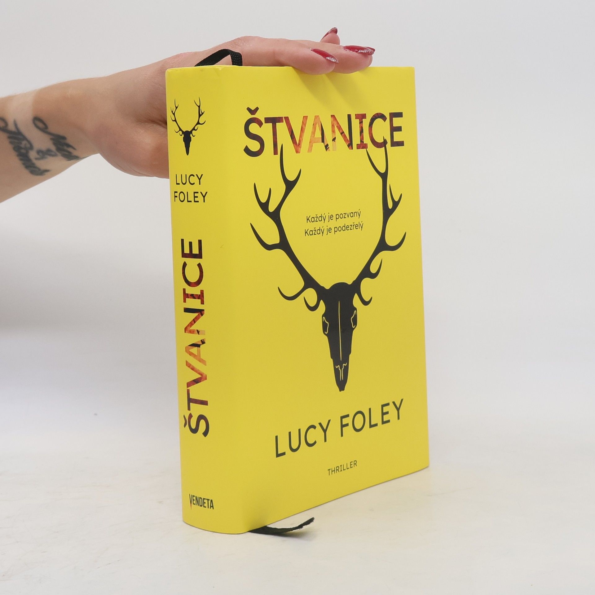 Lucy Foley Štvanice