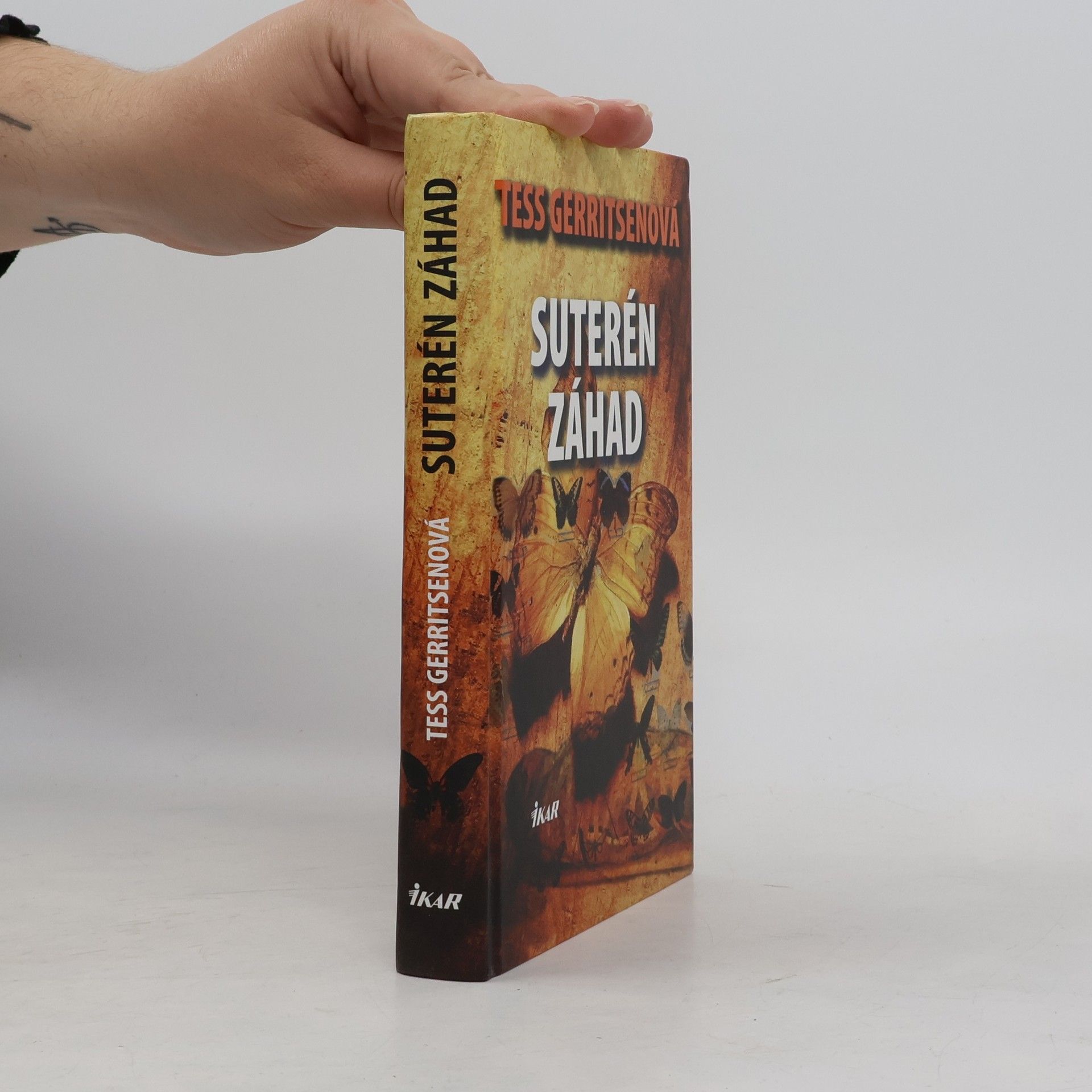 Tess Gerritsen Suterén záhad