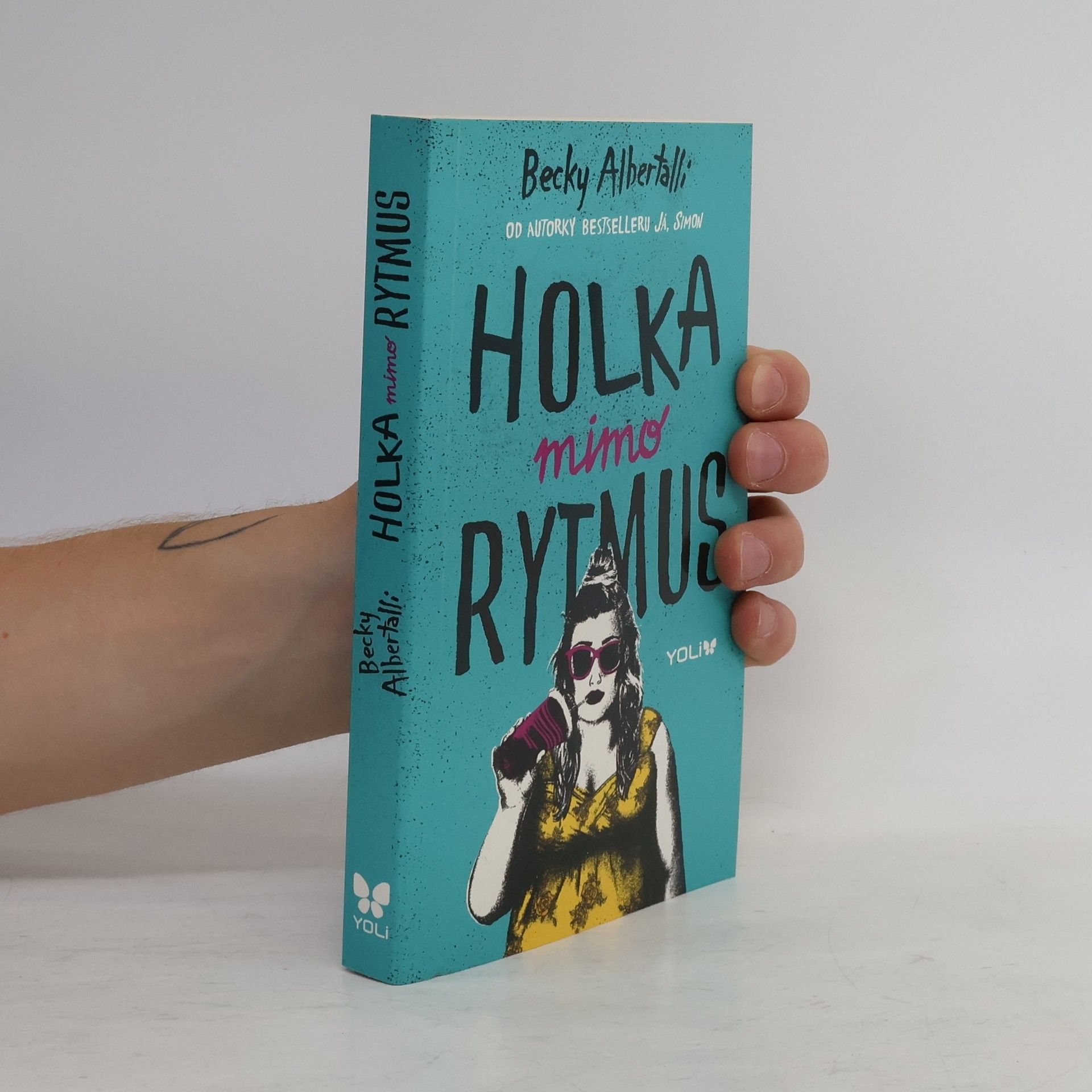 Becky Albertalli Holka mimo rytmus