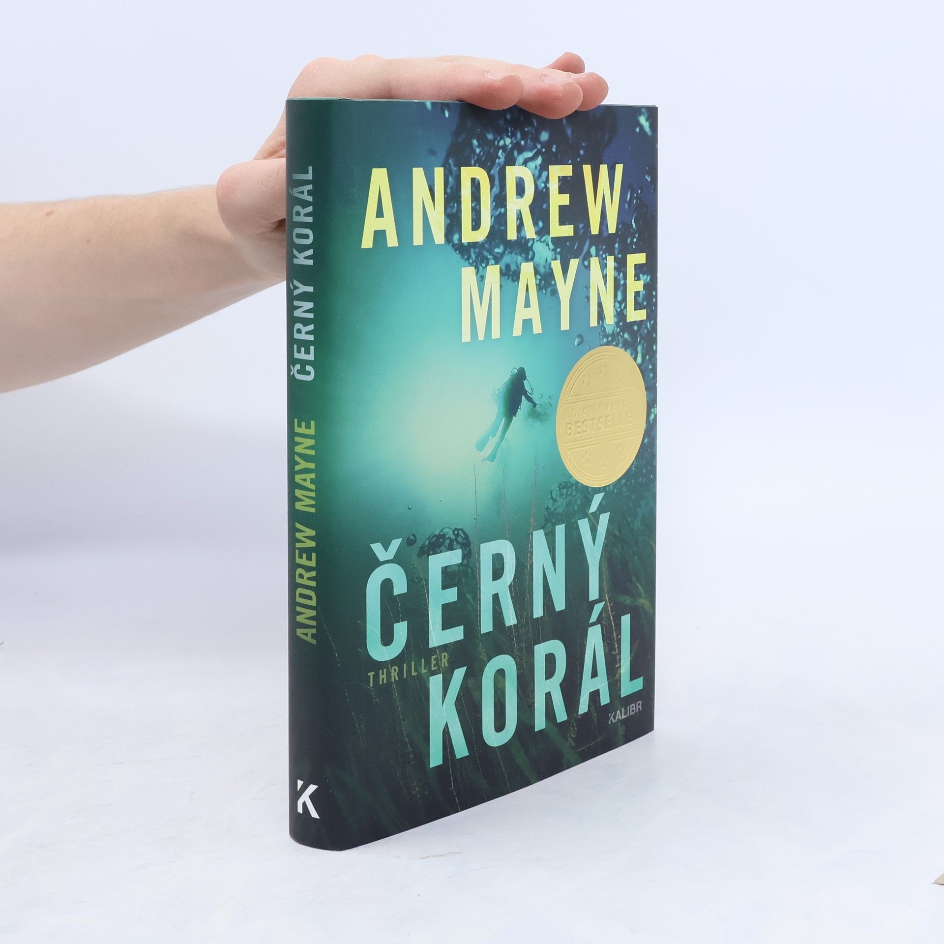 Andrew Mayne Černý korál