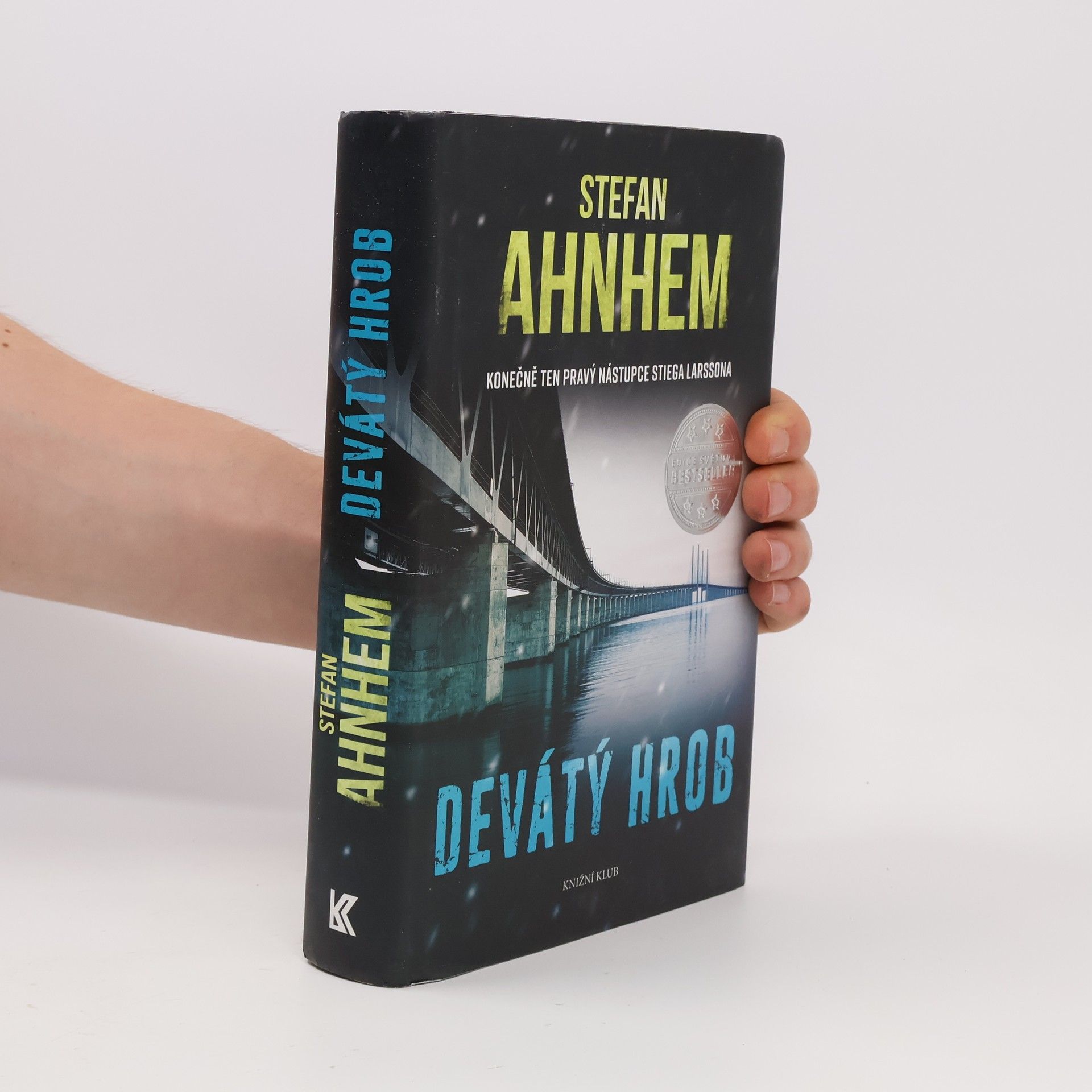 Stefan Ahnhem Devátý hrob