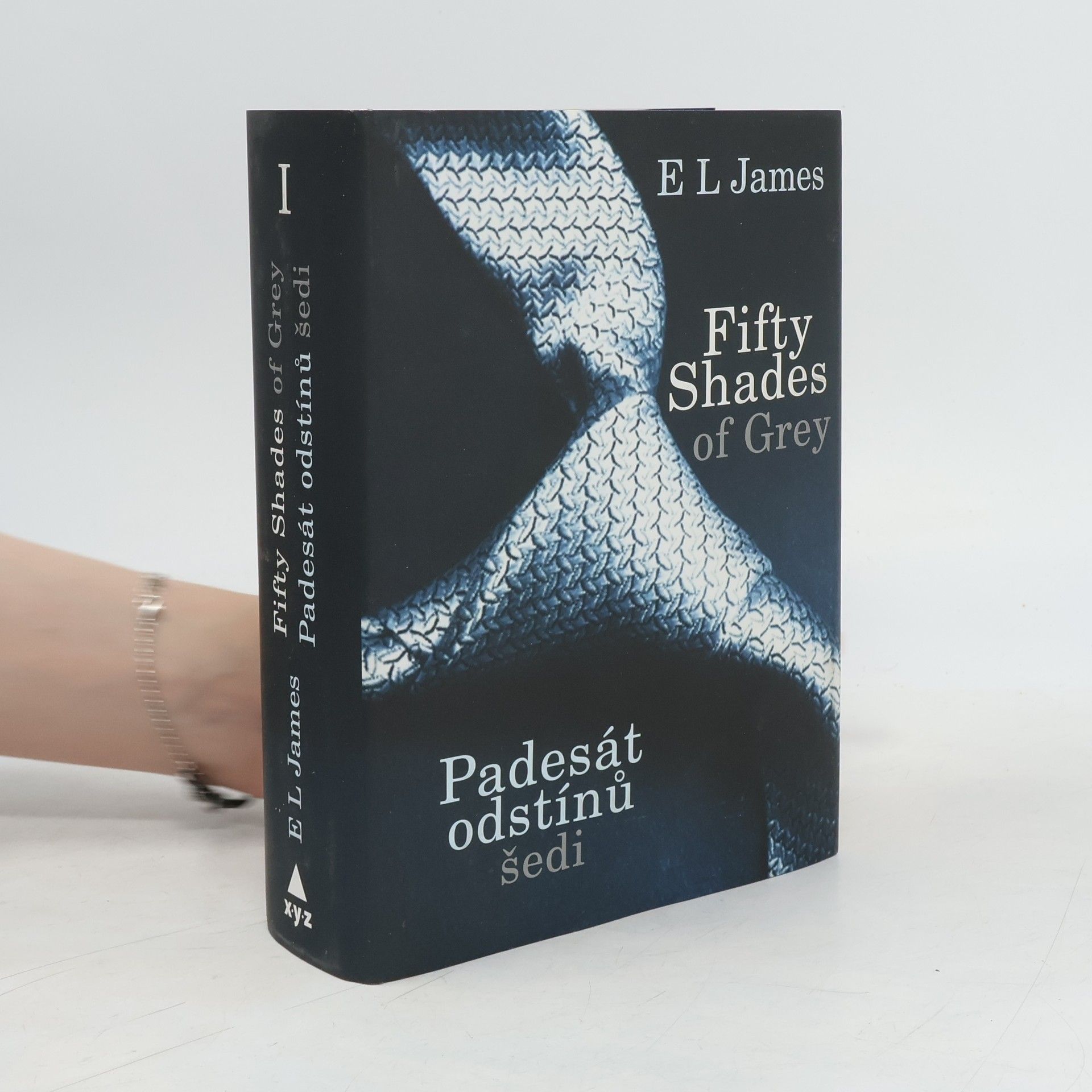 E. L. James Padesát odstínů šedi
