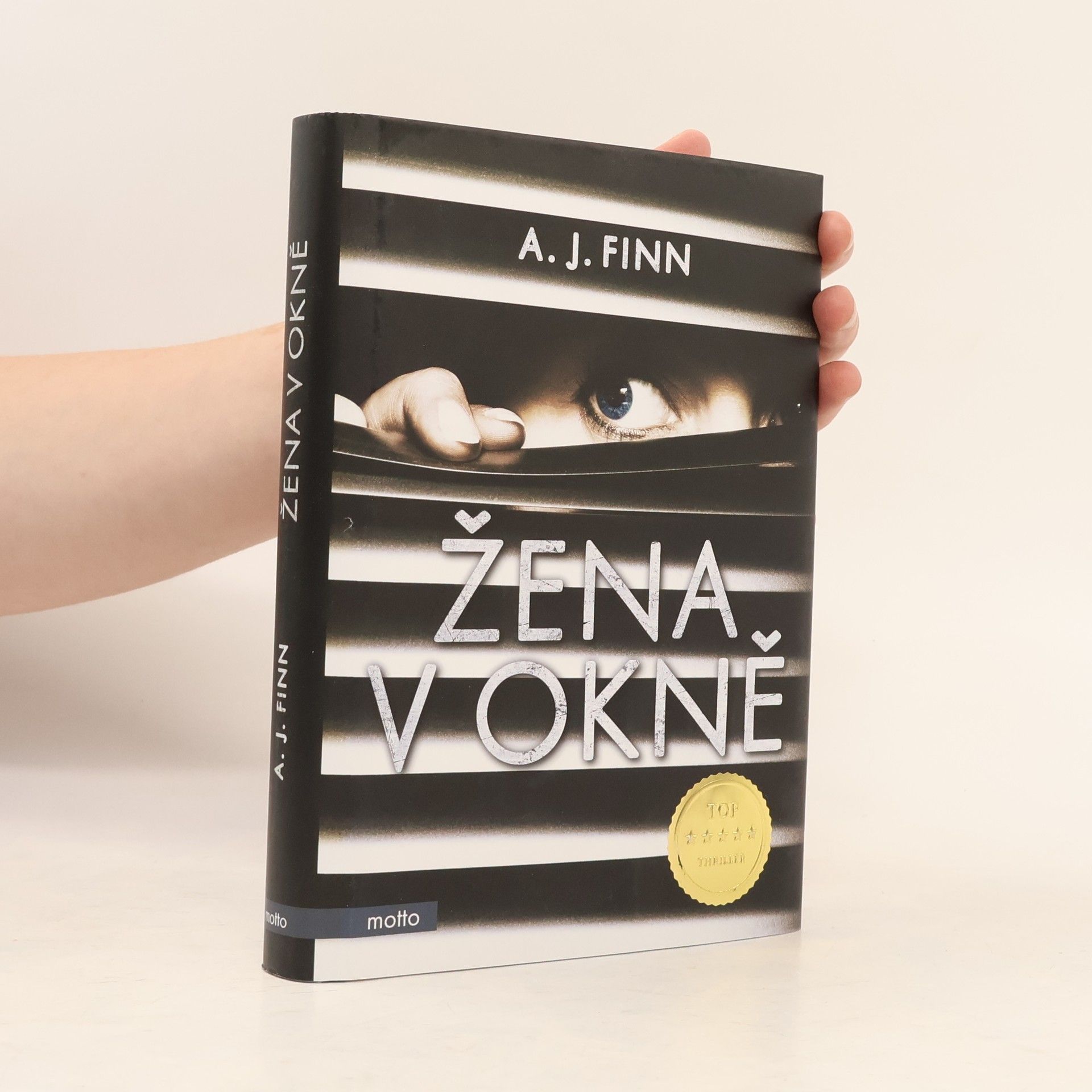 Žena v okně