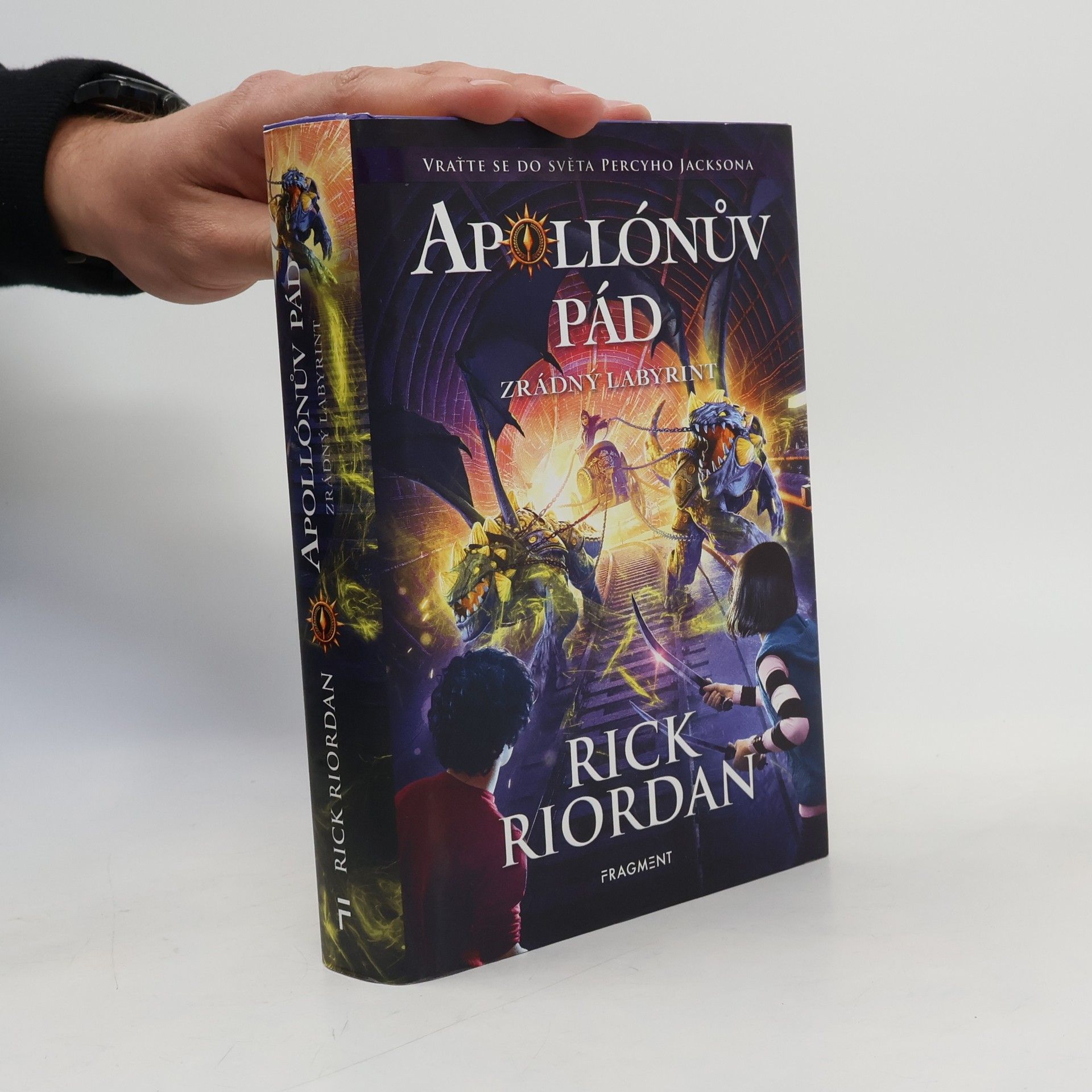 Rick Riordan Apollónův pád. Zrádný labyrint