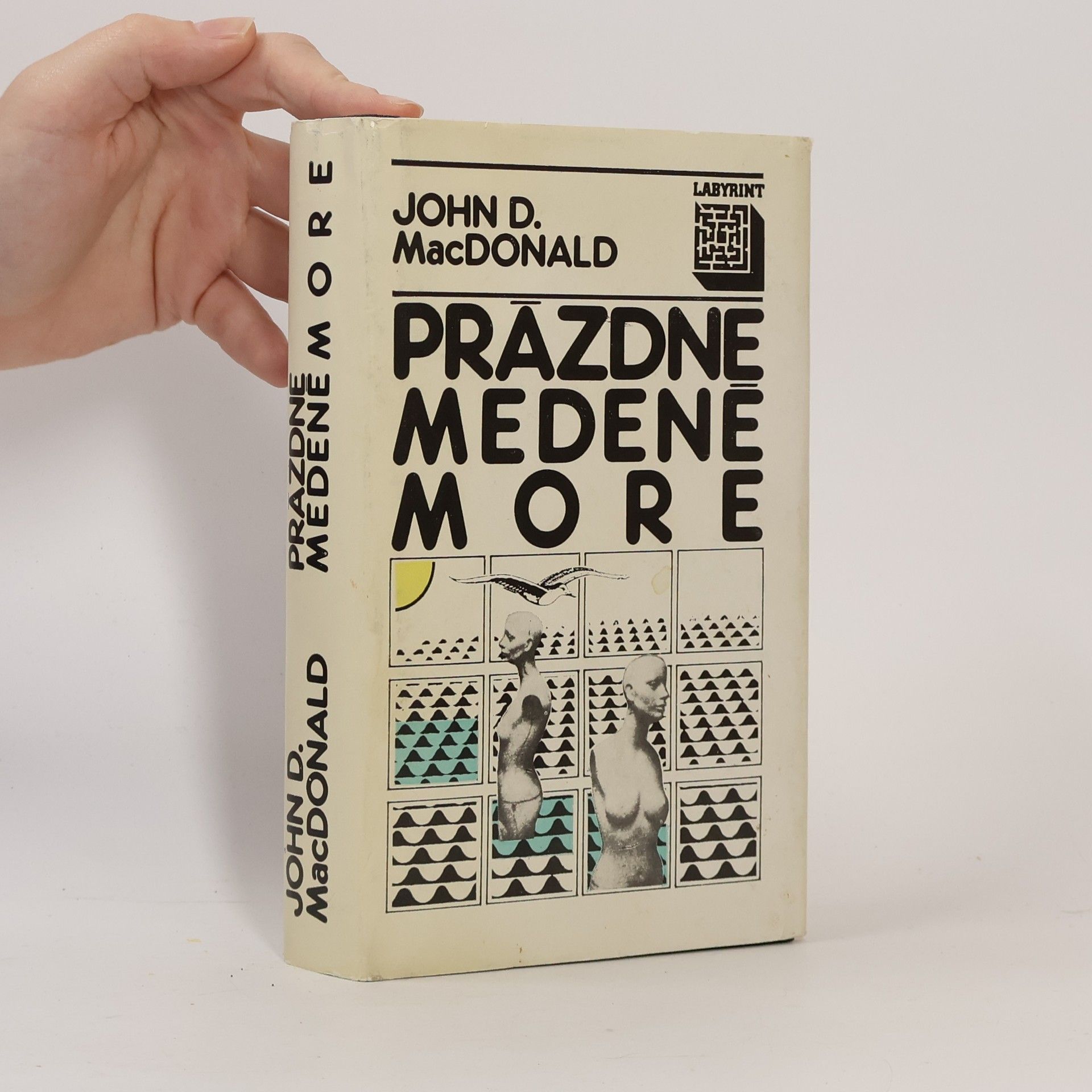 Prázdne medené more