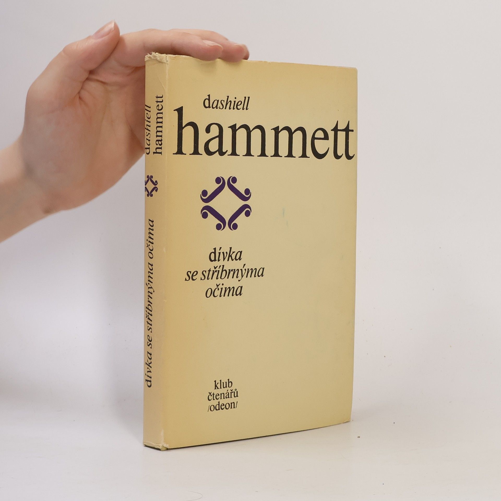 Dashiell Hammett Dívka se stříbrnýma očima