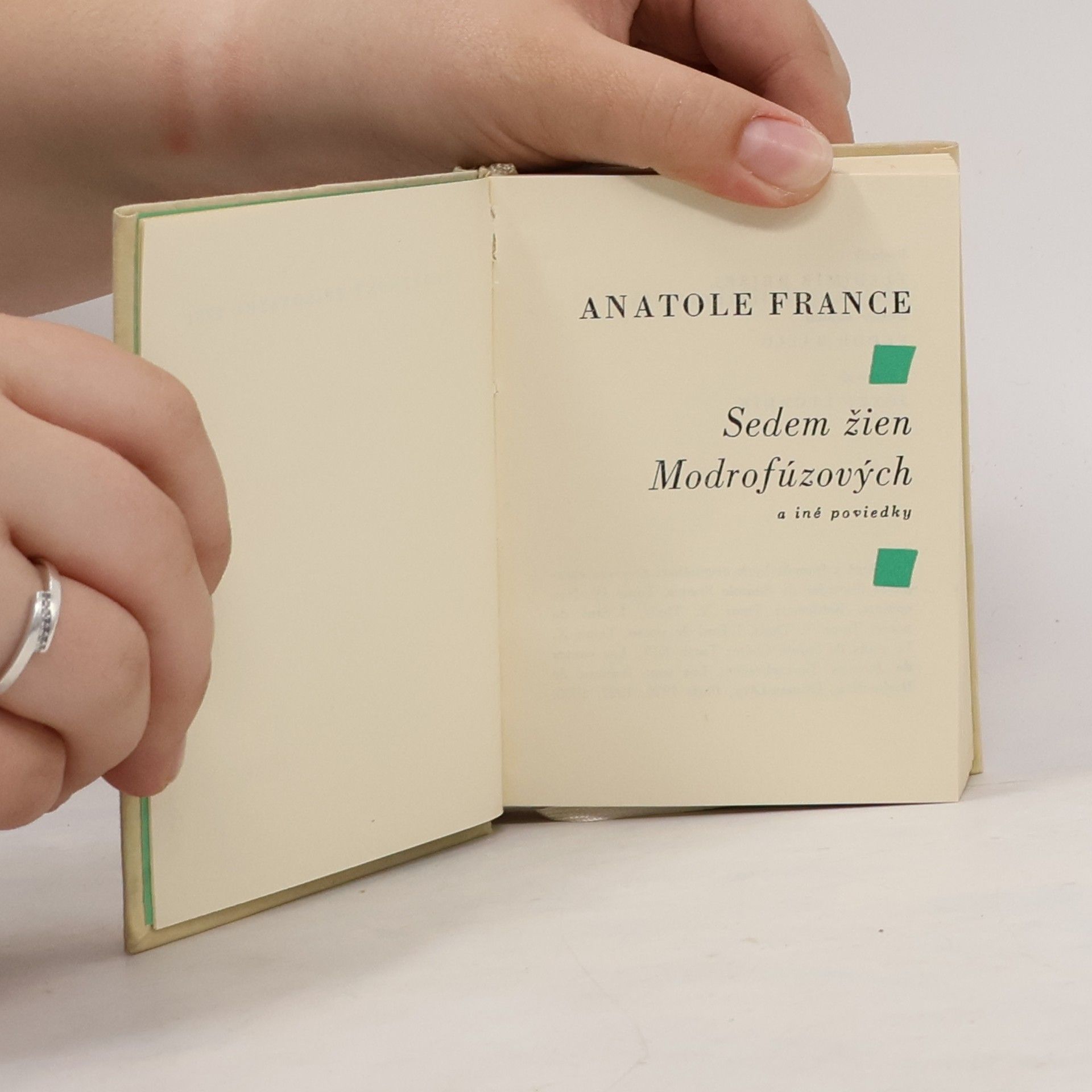 Anatole France Sedem žien modrofúzových