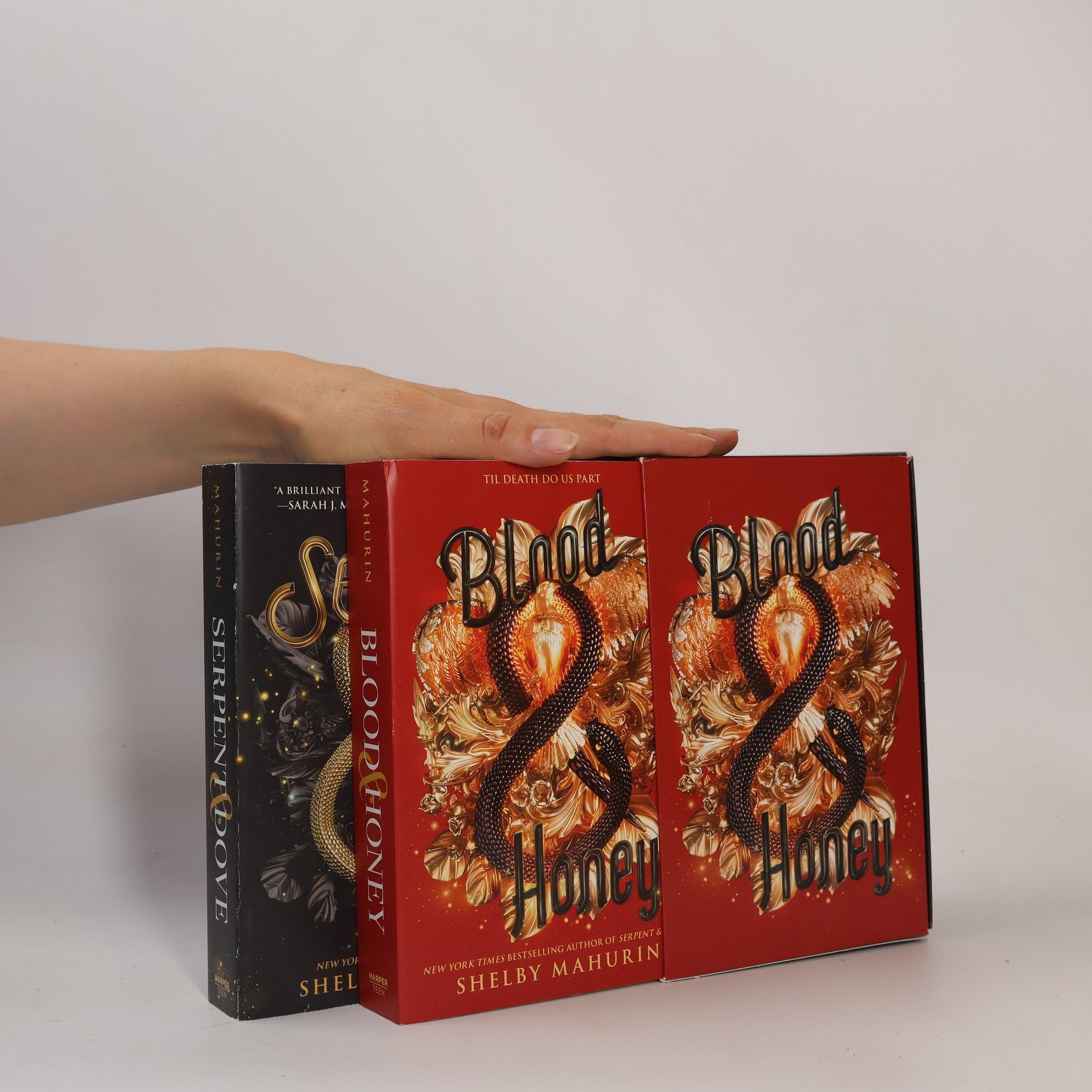Shelby Mahurinová Serpent & Dove 2-Book Box Set