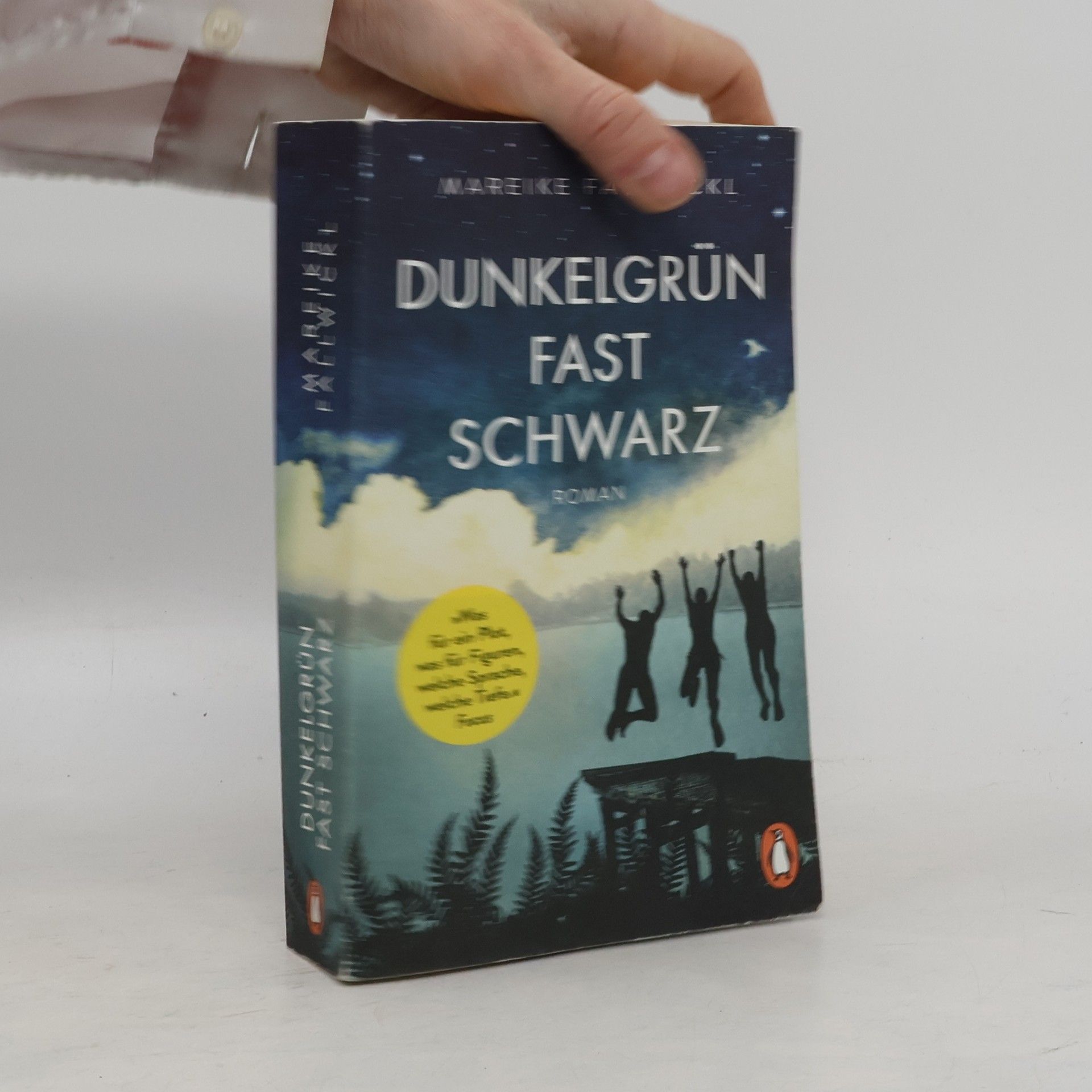 Mareike Fallwickl Dunkelgrün fast schwarz