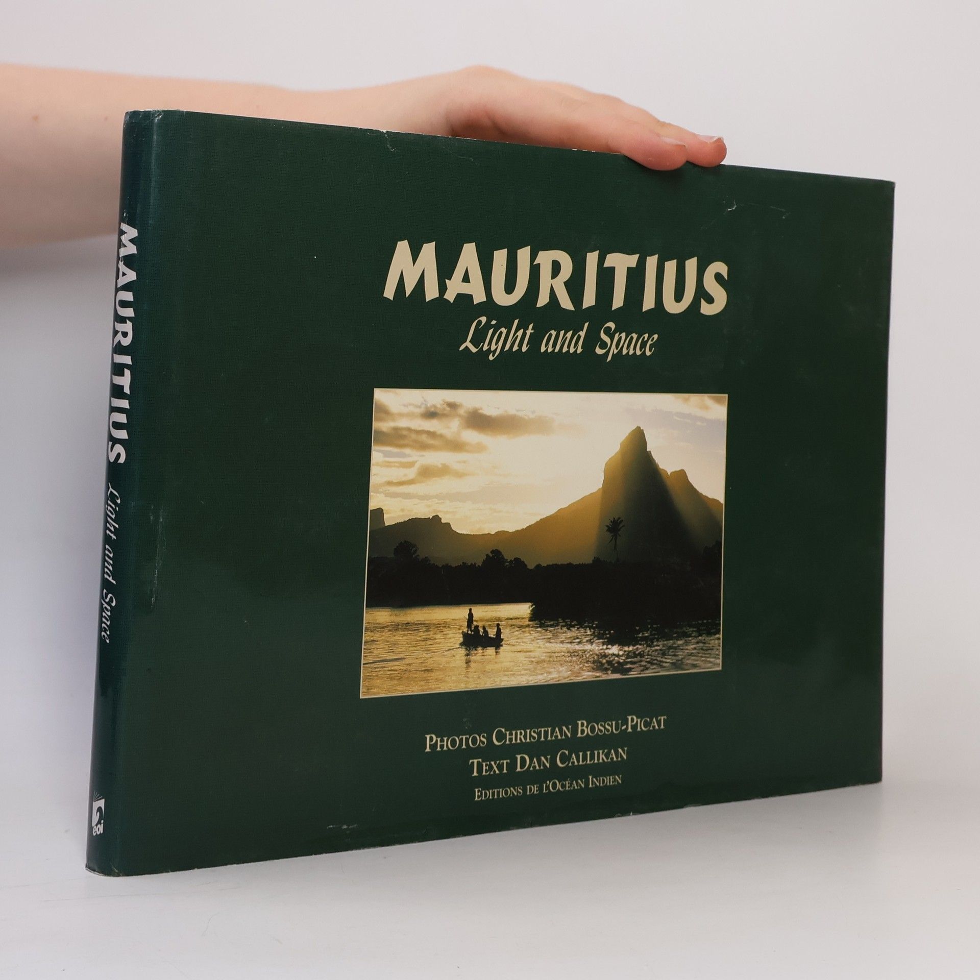 Dan Callikan Mauritius Light and Space