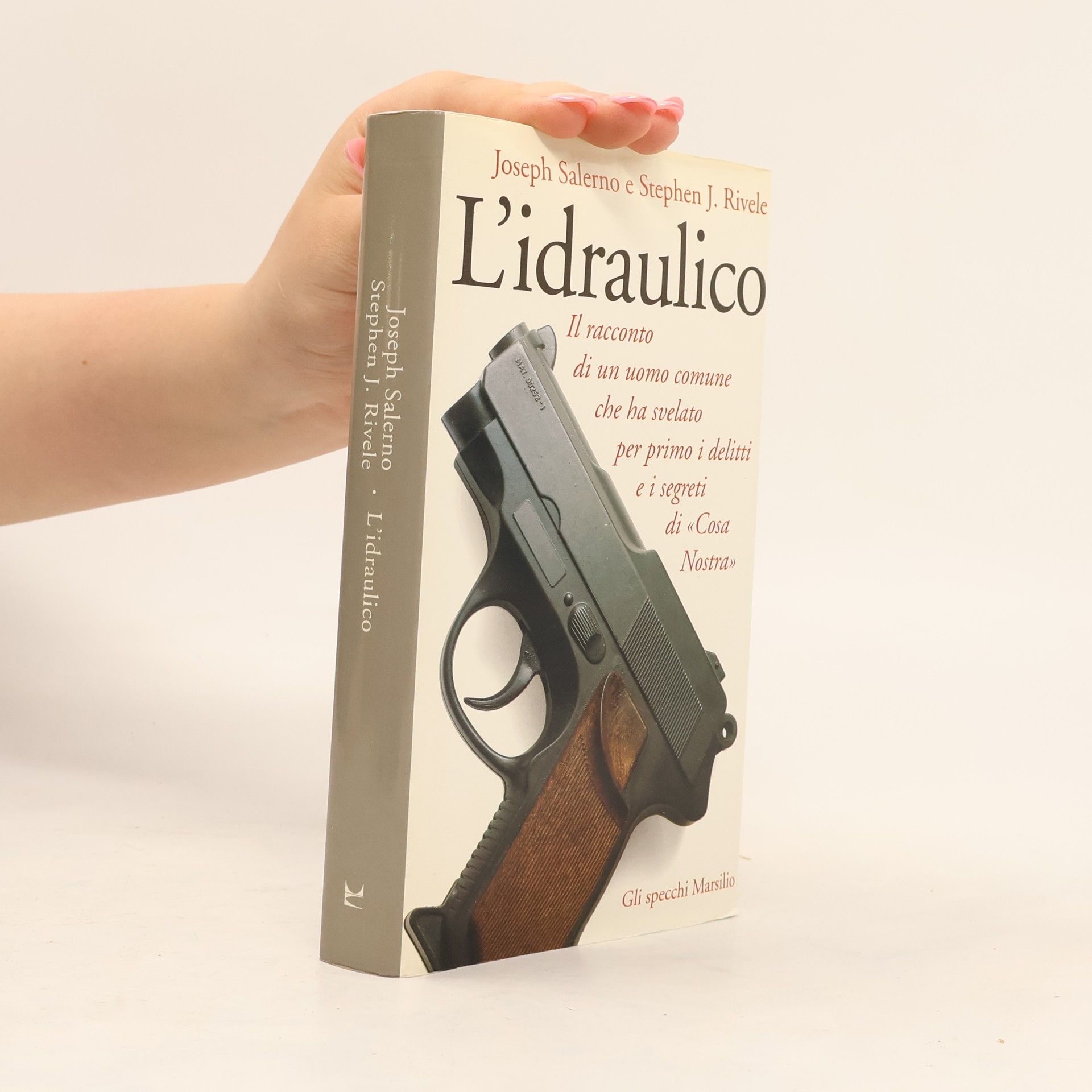 Gli specchi: L'idraulico
