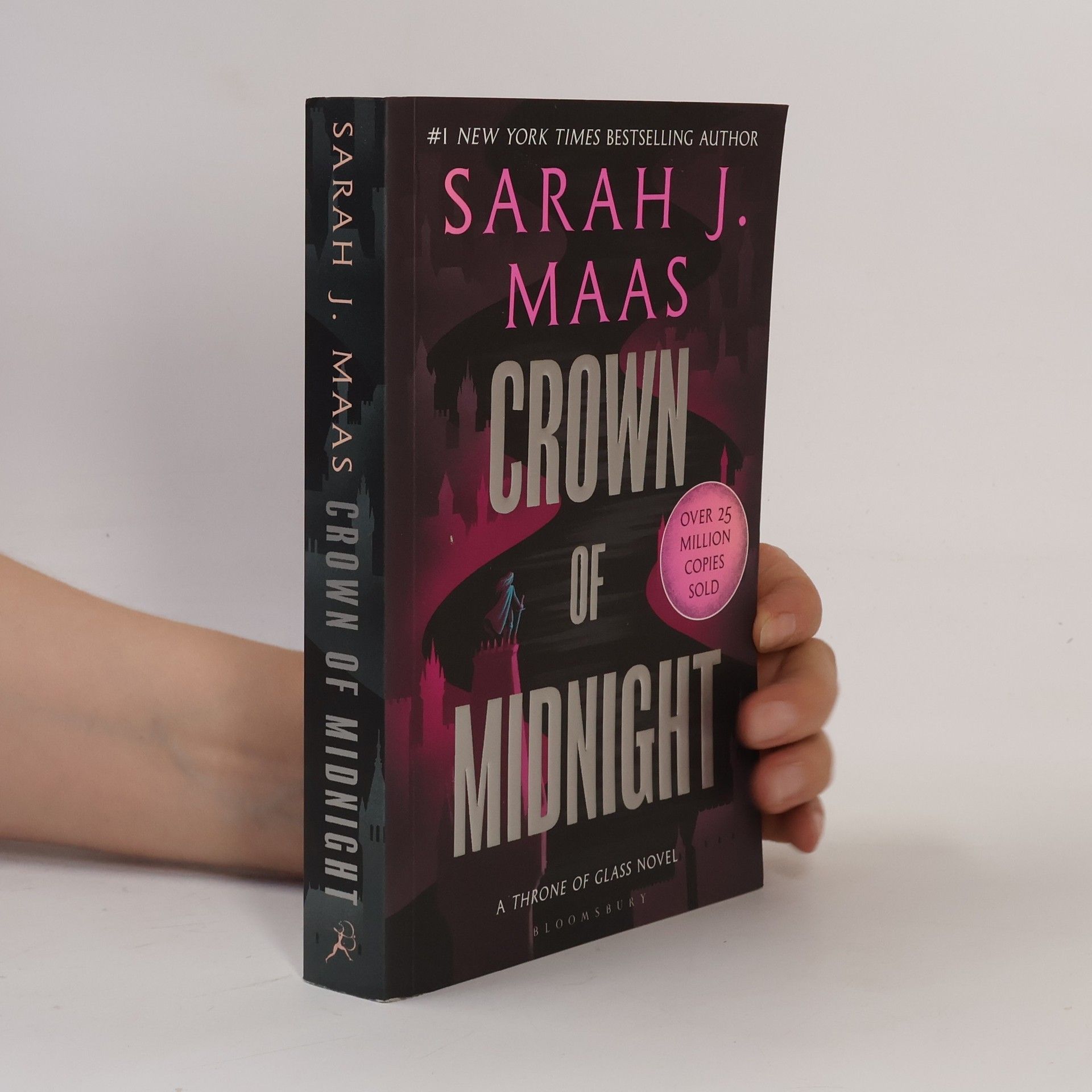Sarah J. Maas Crown of midnight
