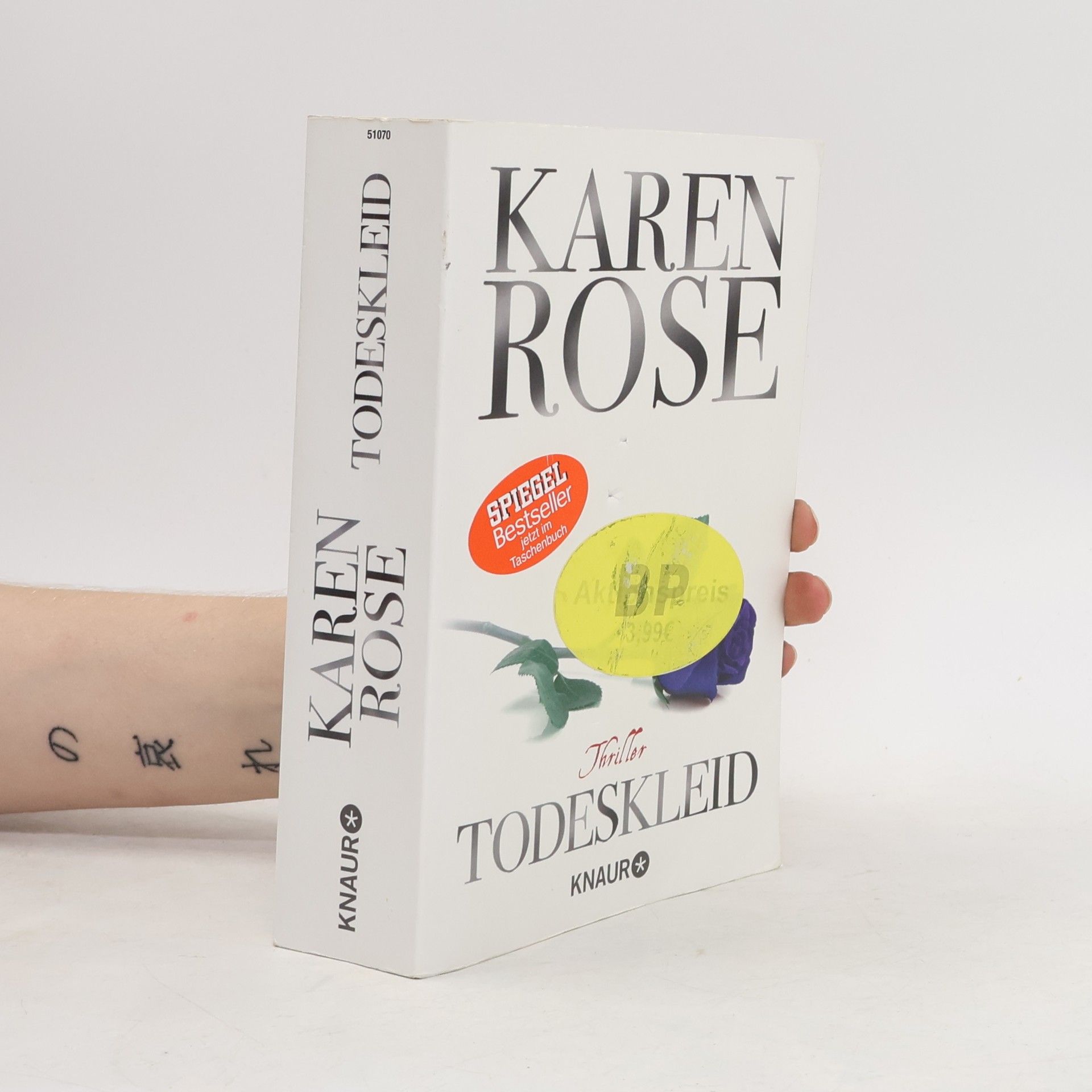 Karen Rose Todeskleid