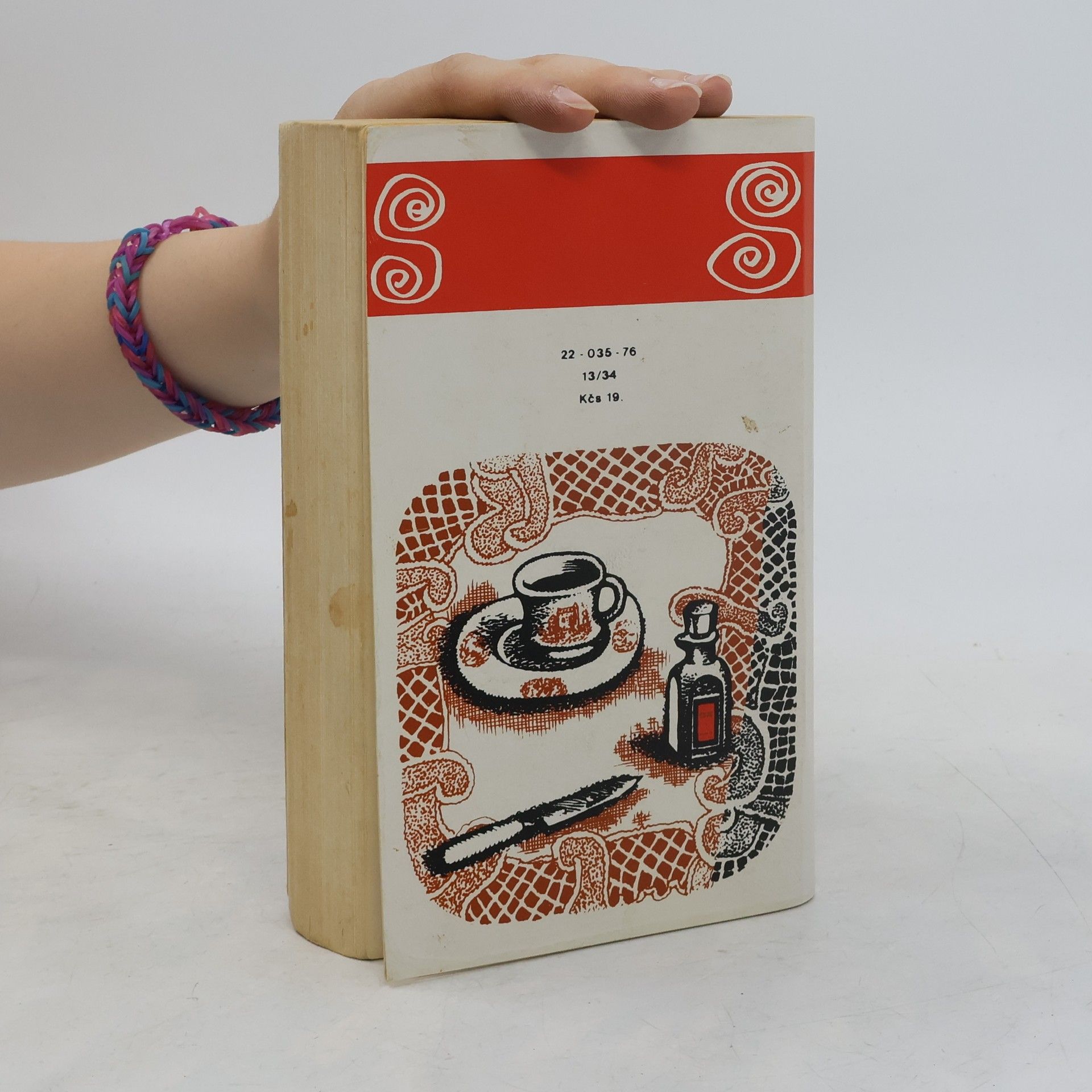 Agatha Christie 18 oříšků k rozlousknutí