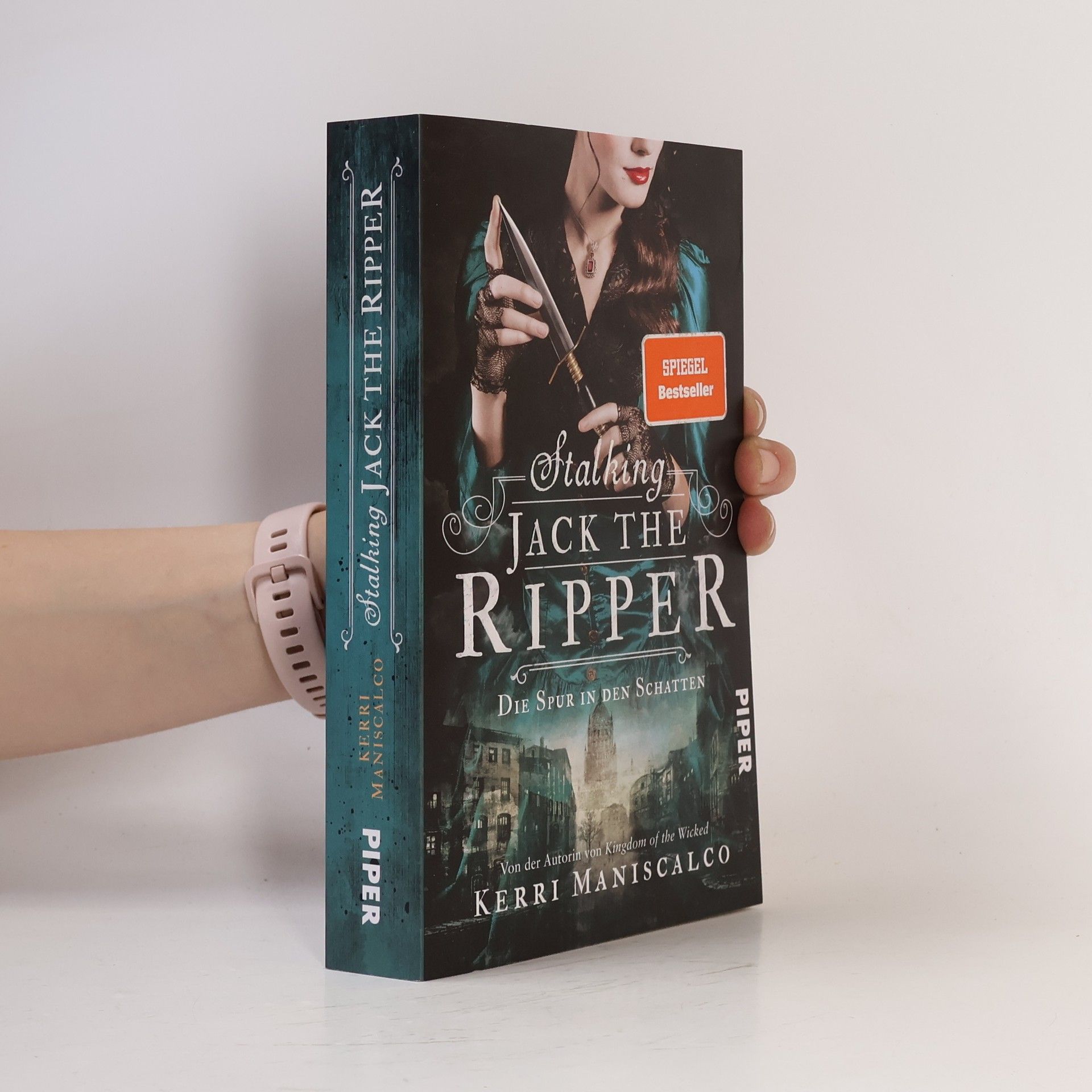 Kerri Maniscalco Stalking Jack the Ripper