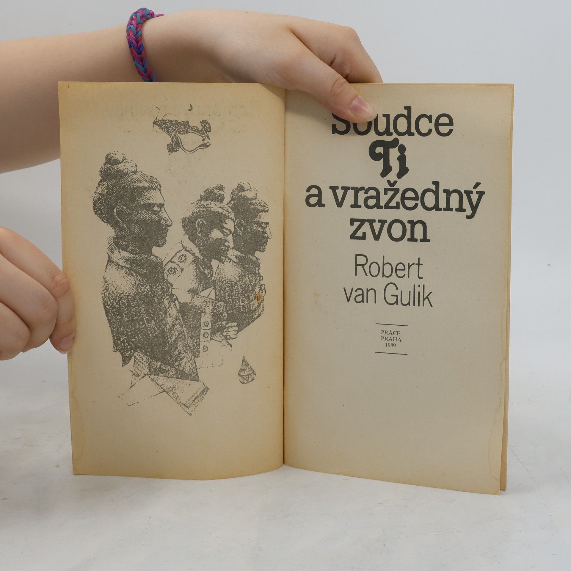 Robert van Gulik Soudce Ti a vražedný zvon