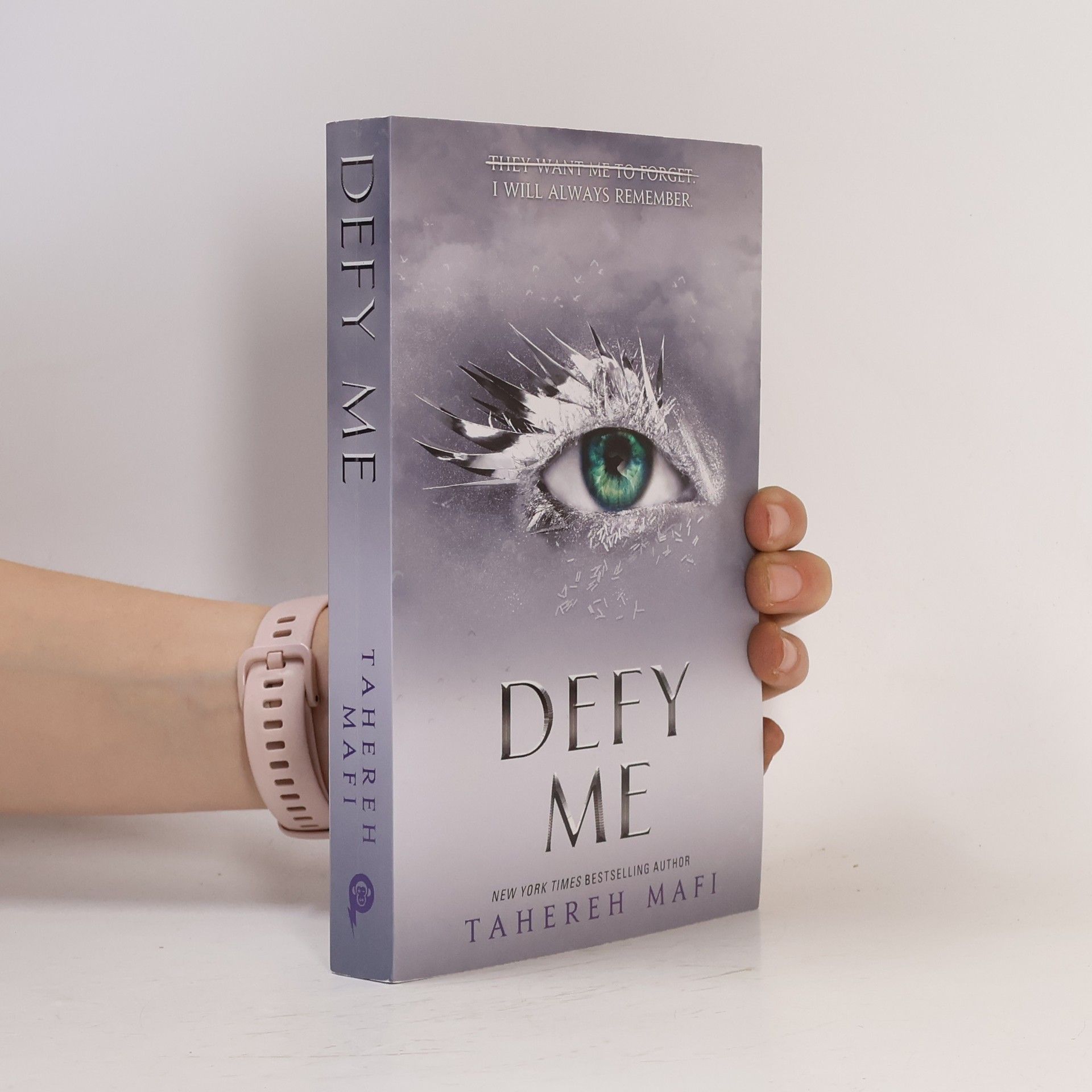 Tahereh Mafi Defy me