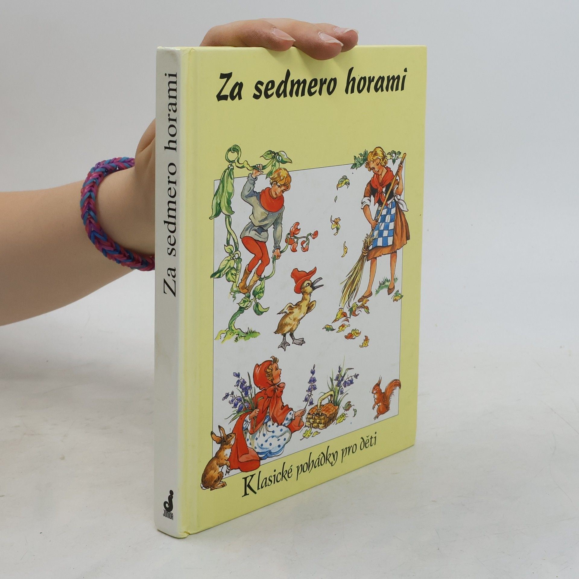 Jane Carruth Za sedmero horami : klasické pohádky pro děti