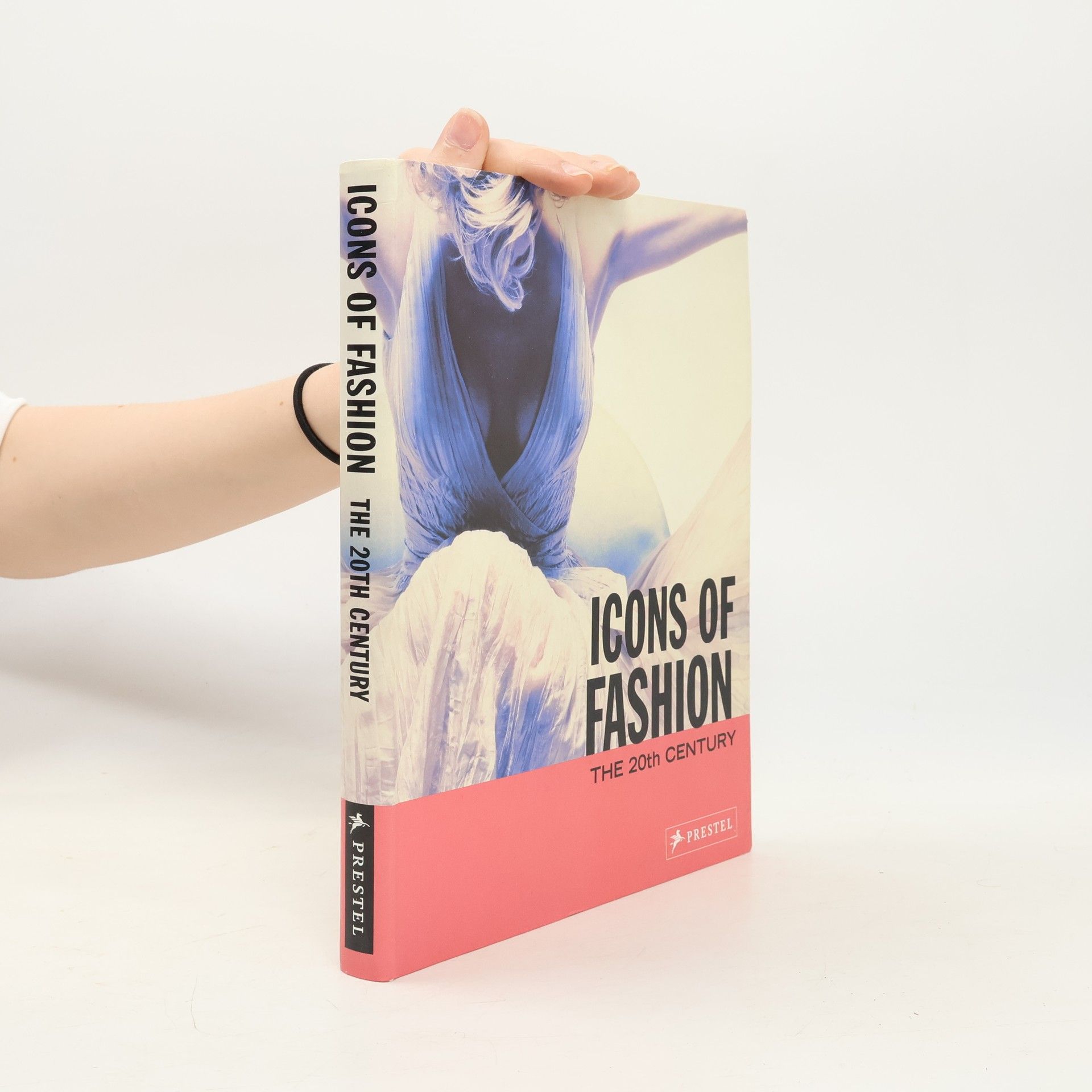 Andrea Affaticati Prestel's Icons: Icons of Fashion
