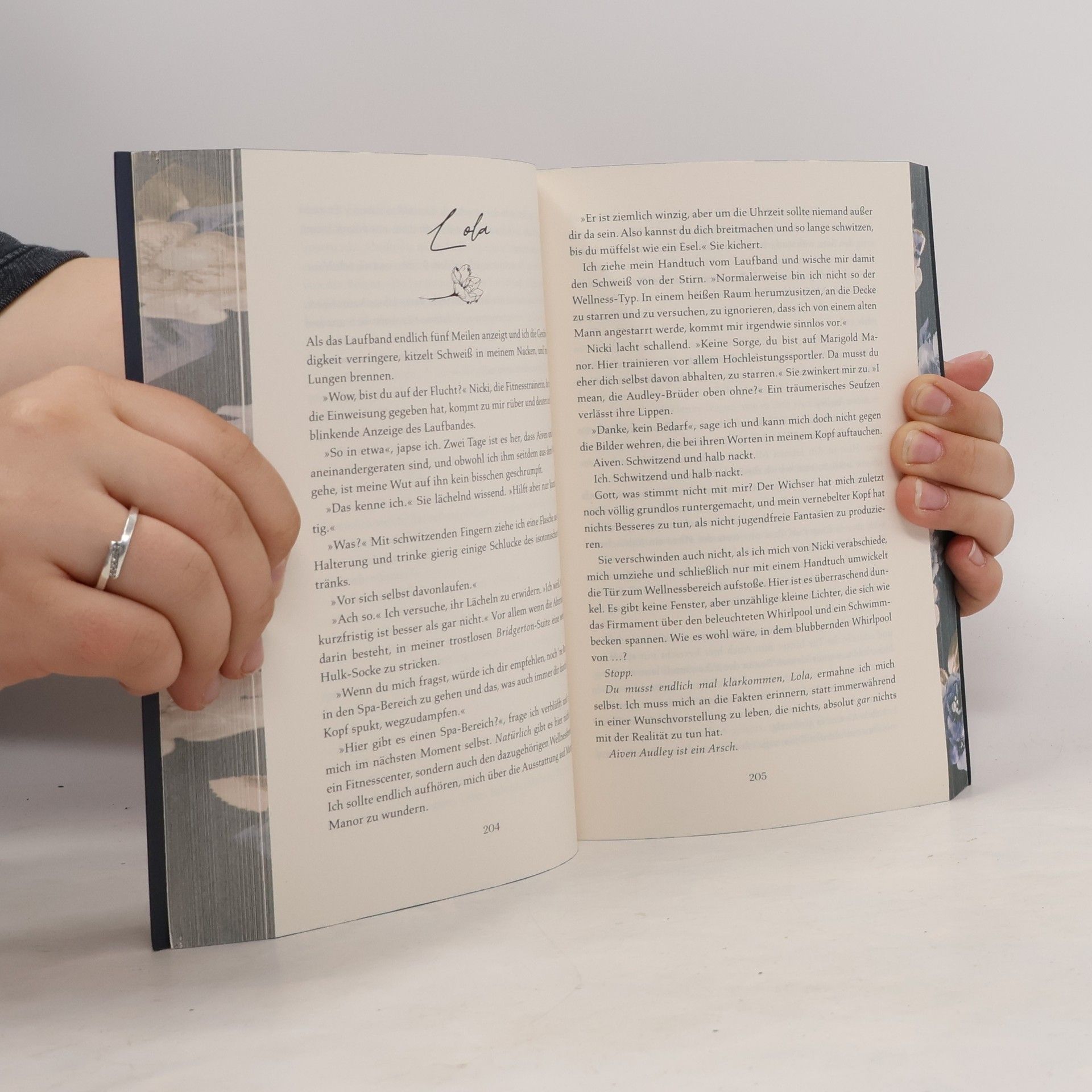 Lara Holthaus Marigold Manor 1: Hidden Lies
