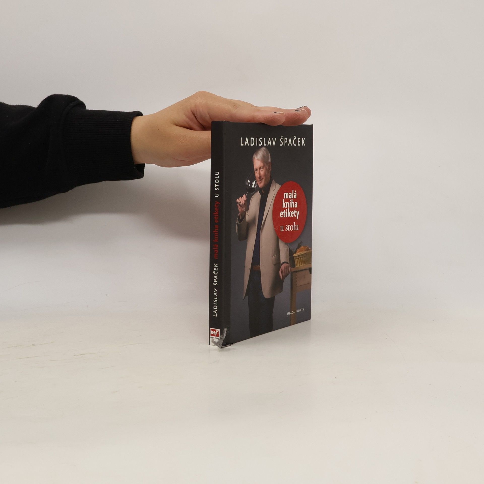 Malá kniha etikety u stolu